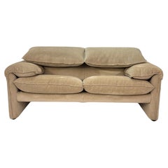 Sofa MARALUNGA  2 seaters for Cassina by Vico Magistretti, Circa 1970