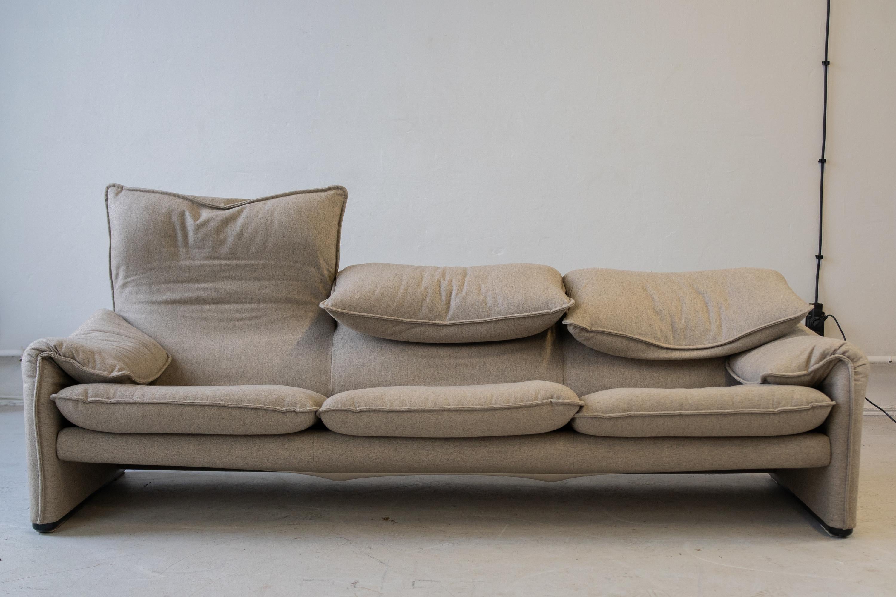 Mid-Century Modern Sofa Maralunga by Vico Magistretti for Cassina