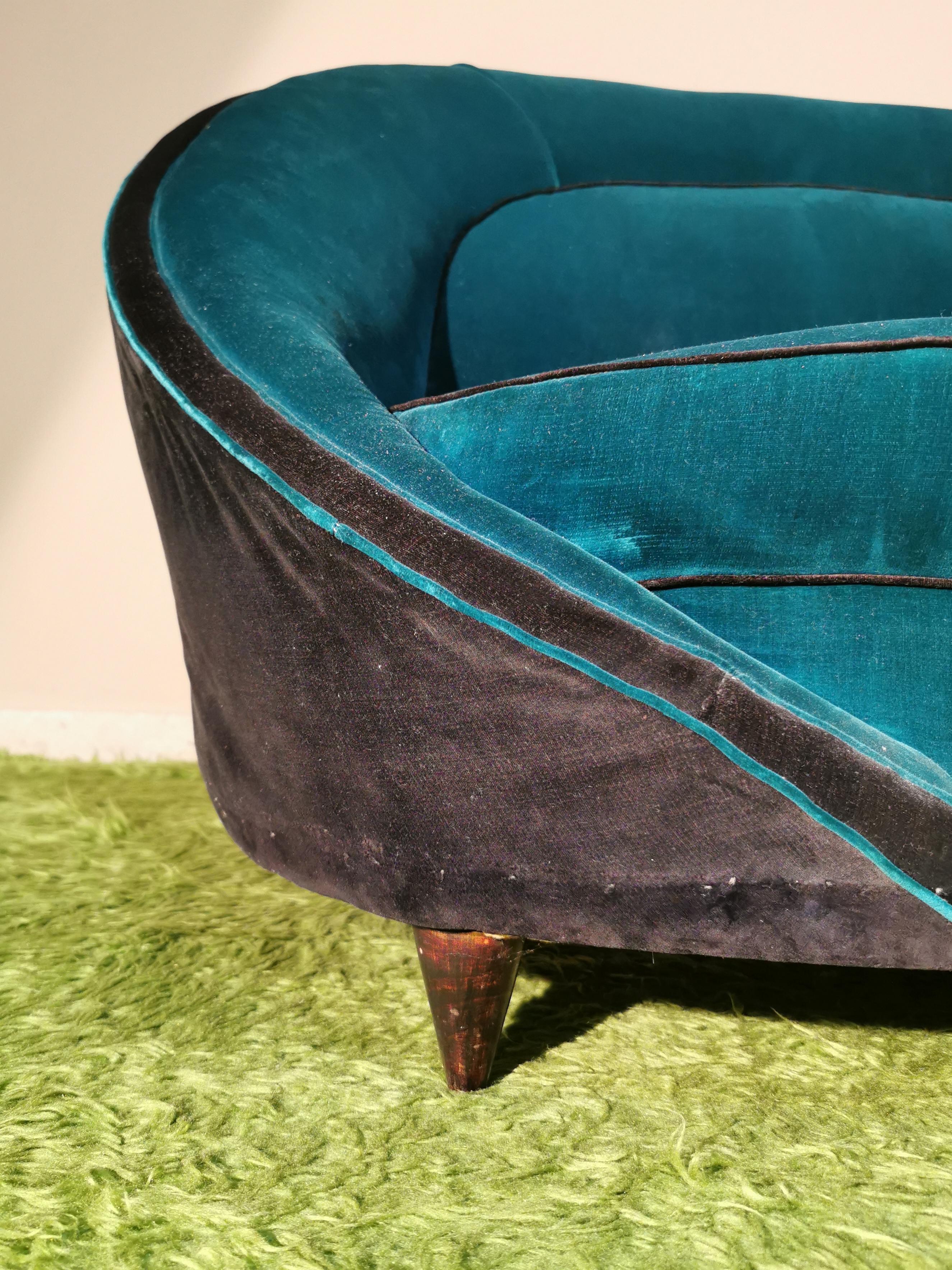 Sofa in the style of Gio Ponti Mid Century in Smooth Velvet Green Emerald, 1950s In Good Condition In Palermo, IT