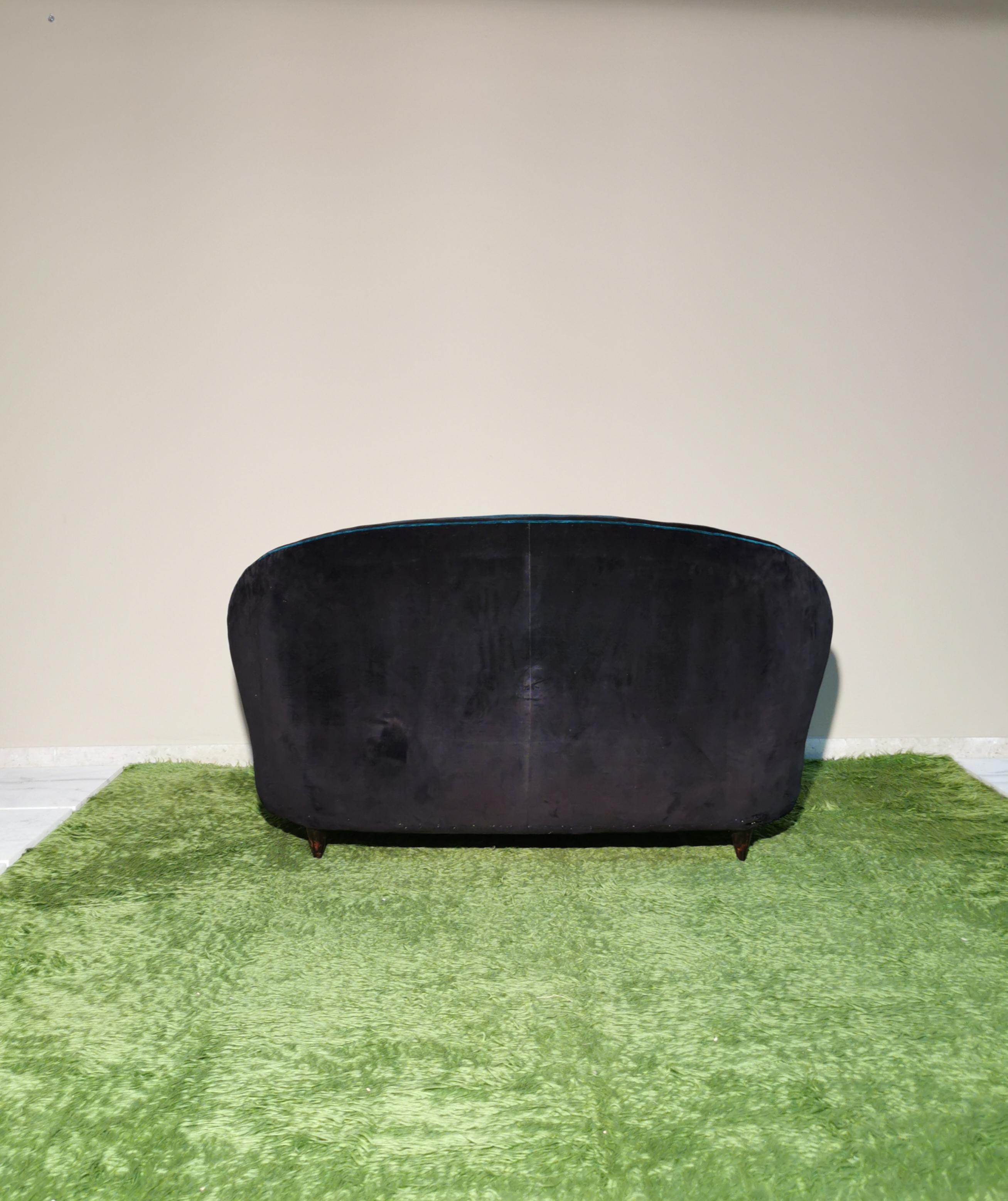 Sofa in the style of Gio Ponti Mid Century in Smooth Velvet Green Emerald, 1950s 3
