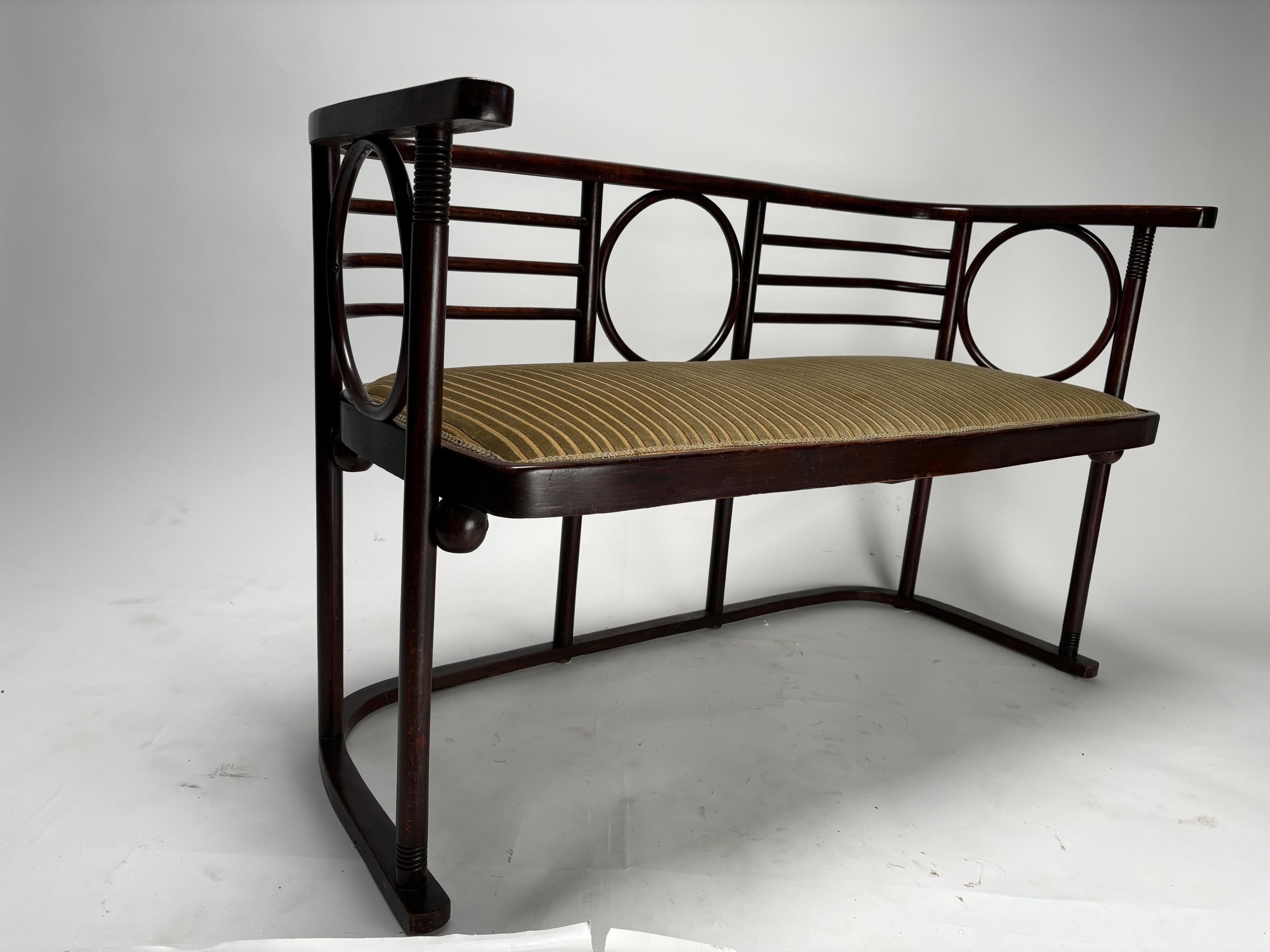 Sofá mod. Fledermaus, Josef Hoffmann para Kohn, década de 1910 principios del siglo XX en venta