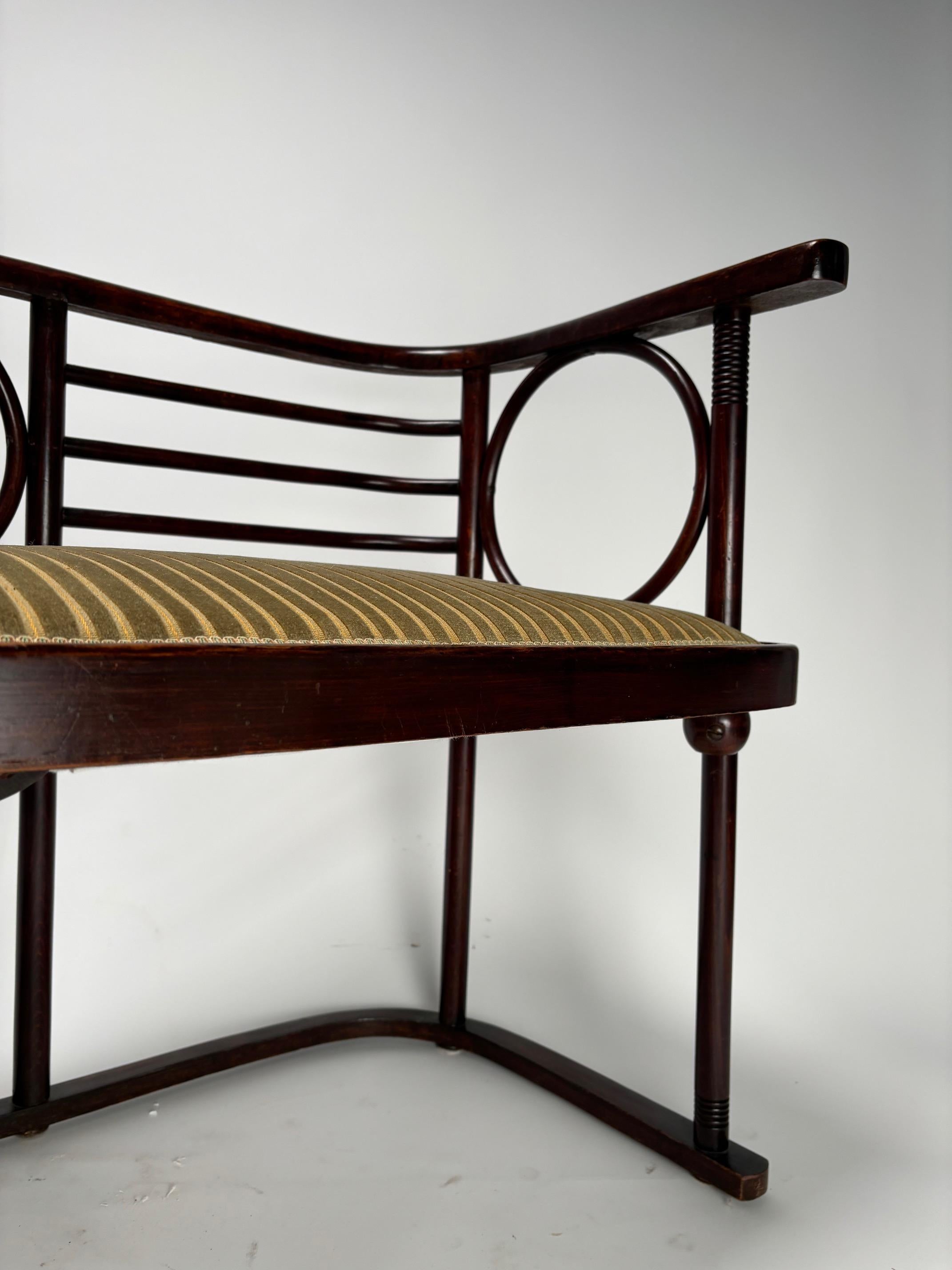 Sofá mod. Fledermaus, Josef Hoffmann para Kohn, década de 1910 Paja en venta