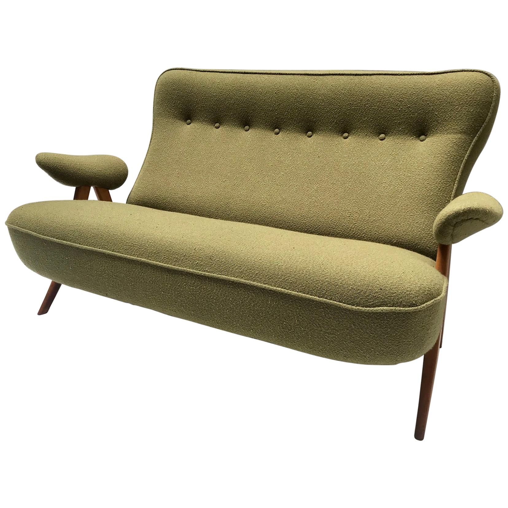 Sofa Model 105 "Hair Pin", Theo Ruth, 1957 For Sale