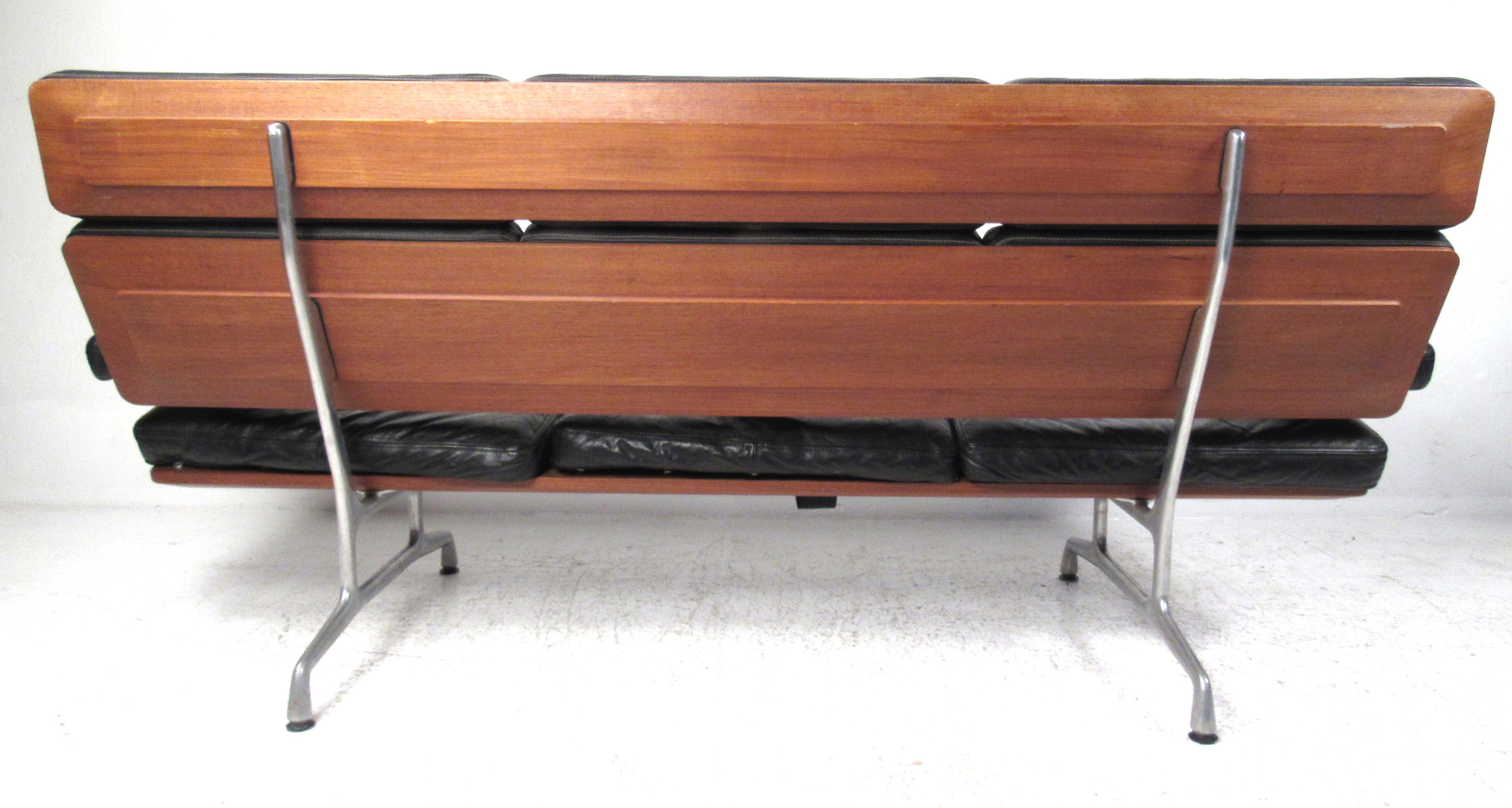 Mid-Century Modern Sofa Model 3473 by Charles and Ray Eames for Herman Miller