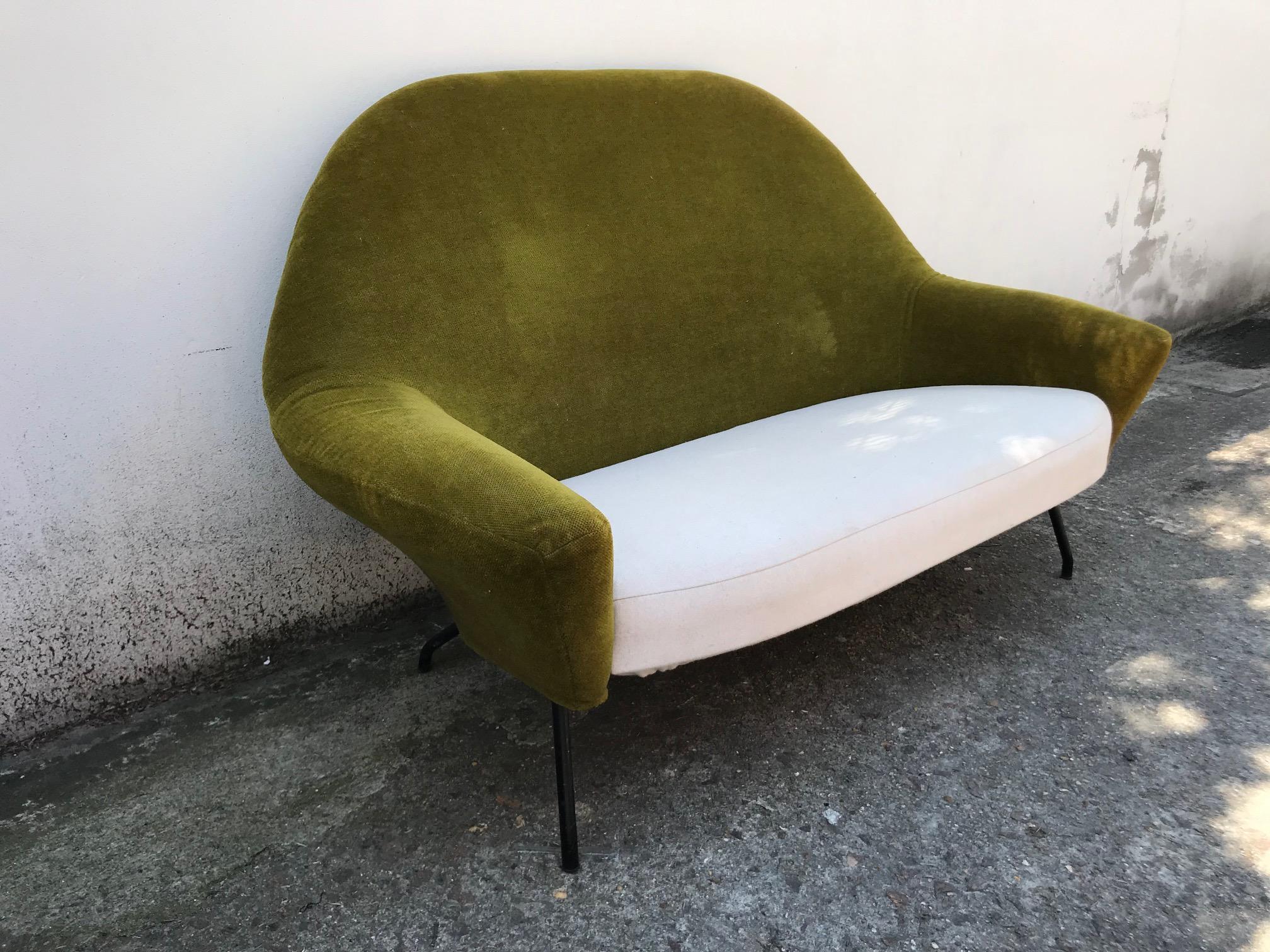 Sofa Model 770 by Joseph-André Motte for Steiner, France, 1960s For Sale 1