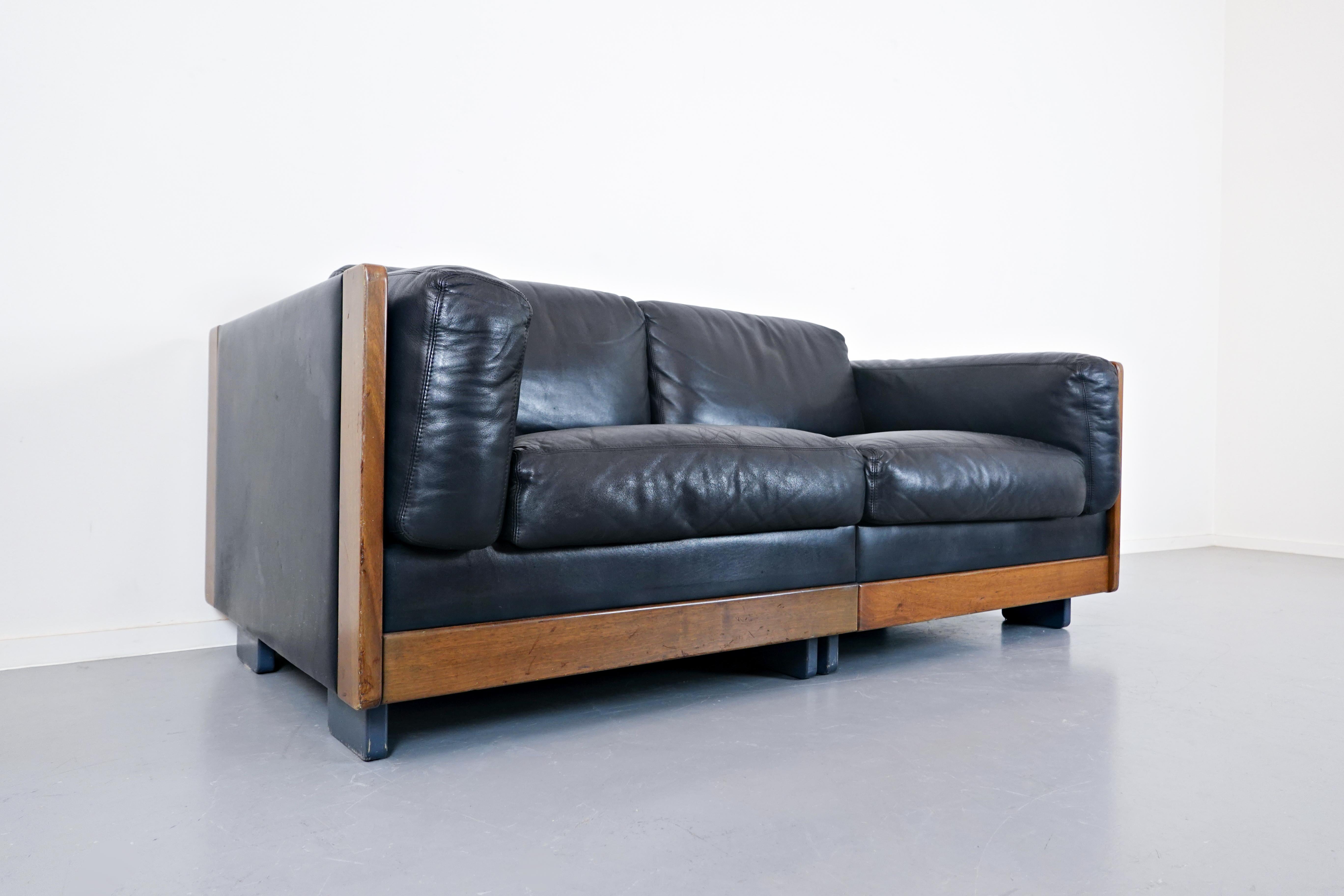 Sofa Model 