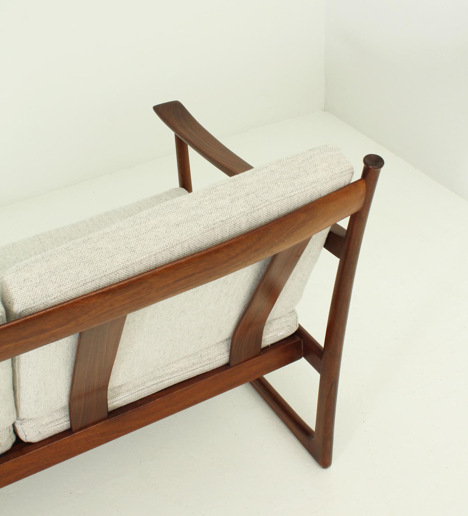 Sofa Model FD 130/3 by Peter Hvidt & Orla Mølgaard-Nielsen, 1960 For Sale 2