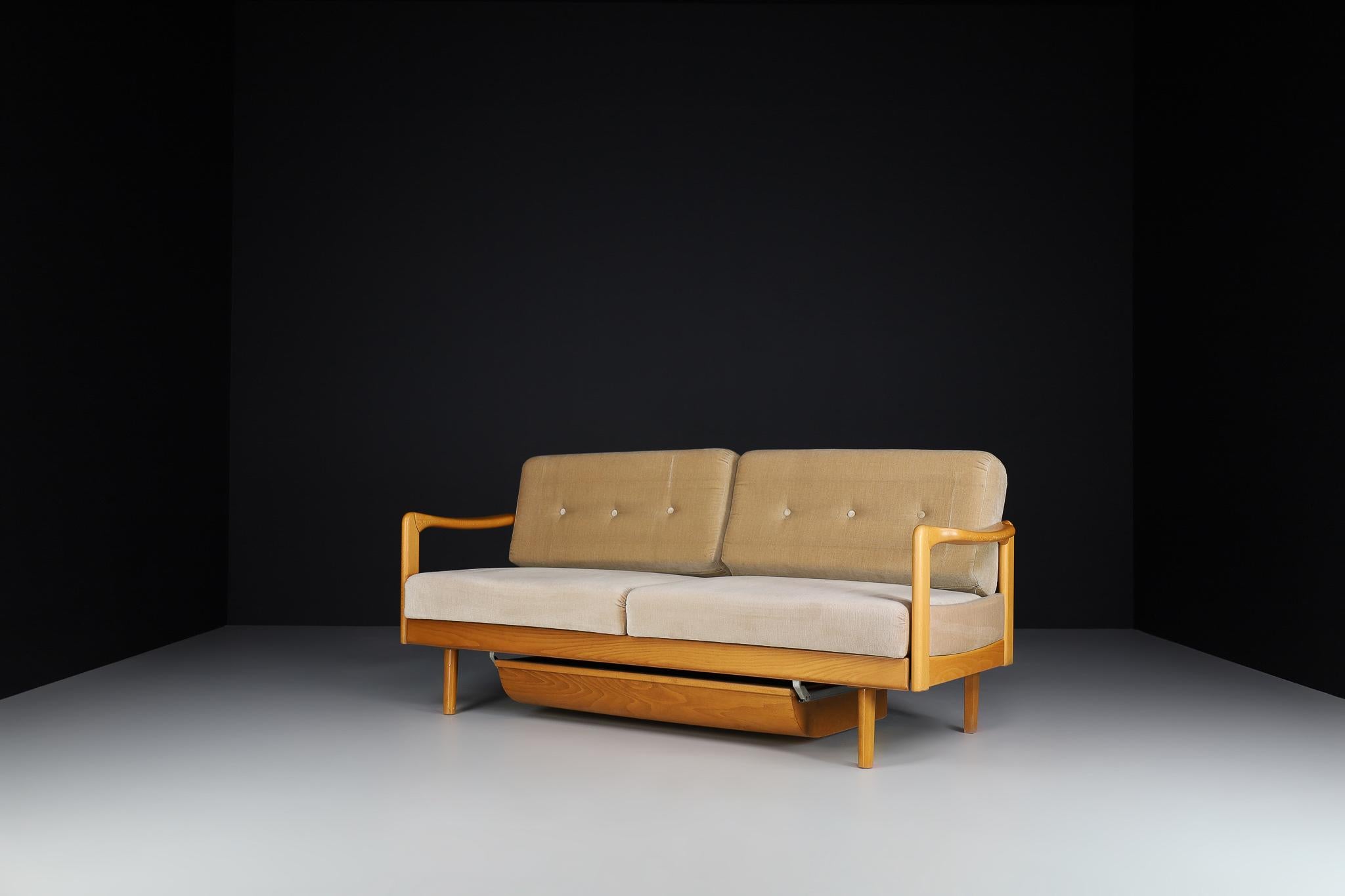 Sofa Model Stella from the 1950s Manufactured by Wilhelm Knoll, Made in Germany In Good Condition In Almelo, NL