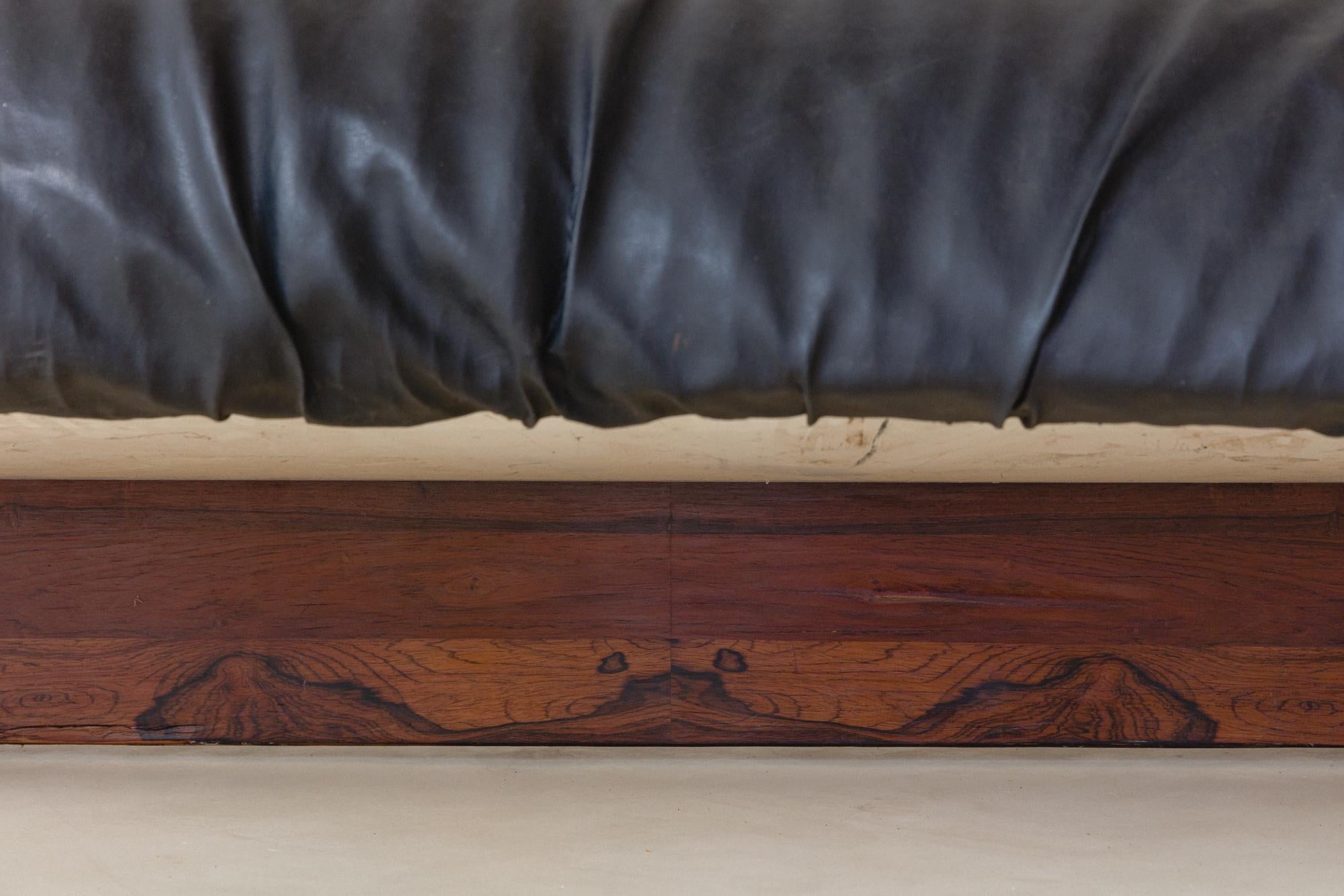 Mid-Century Modern Sofa Mp-61 in Rosewood by Brazilian Designer Percival Lafer, 1973 For Sale