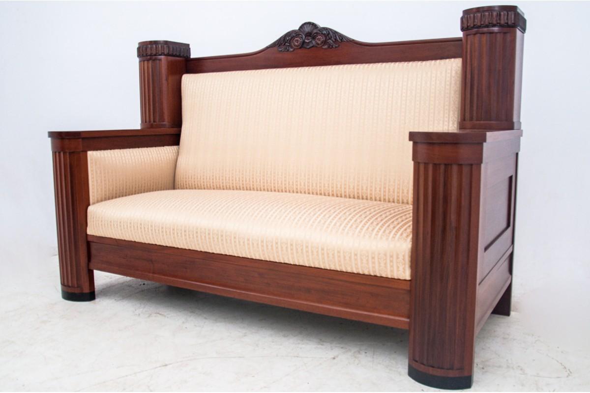 Sofa, Nordeuropa, um 1900. im Angebot 1