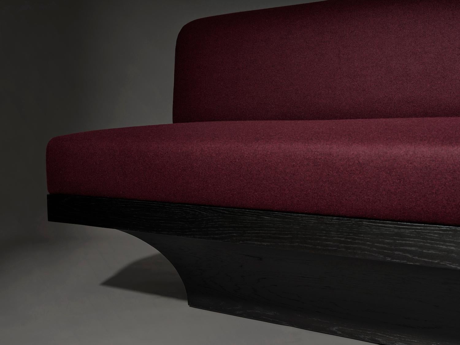 Sofa – Eiche, Polsterung aus reiner Wolle in Dunkelgrau – Acer von Mokko (Handgefertigt) im Angebot
