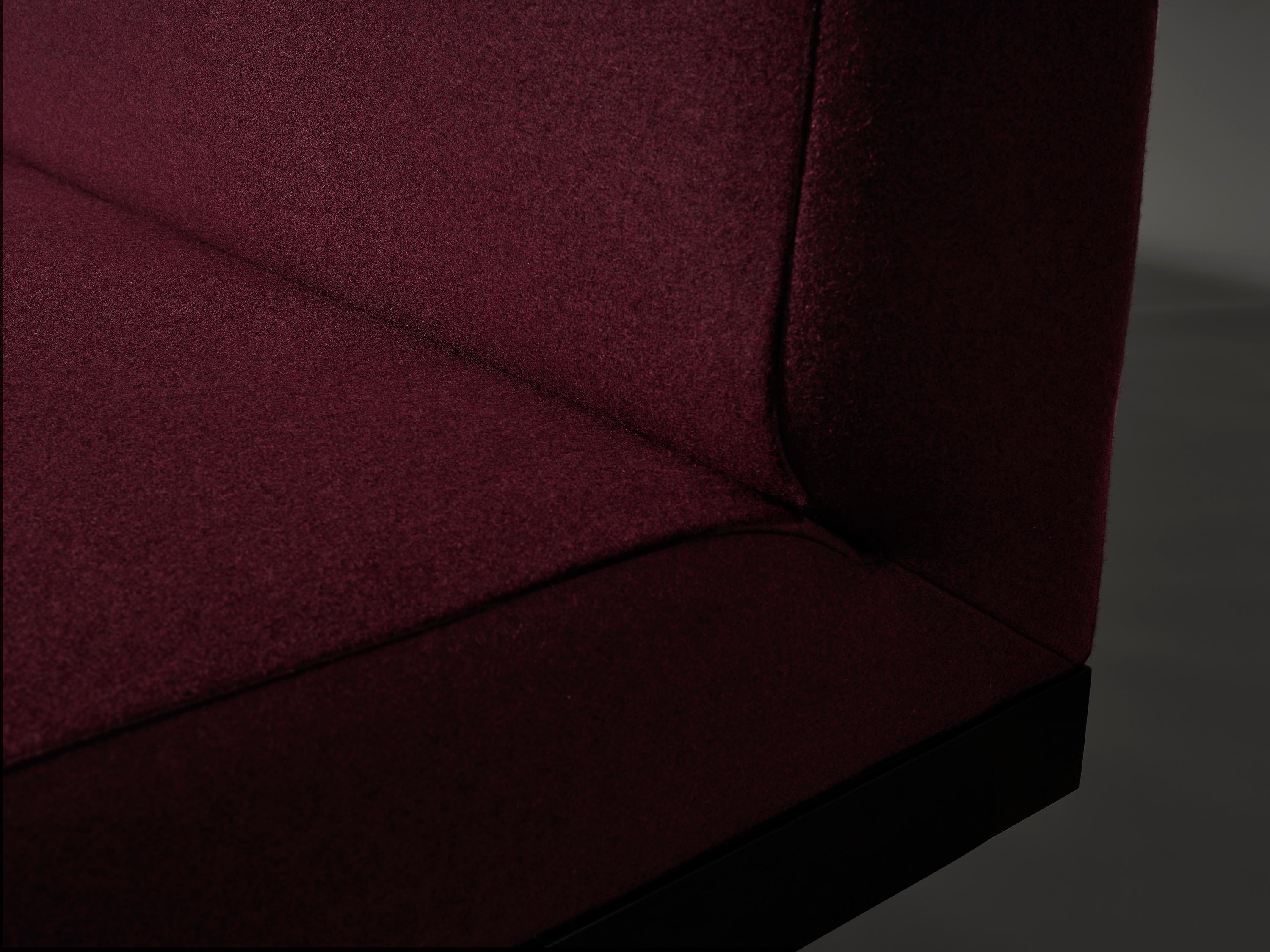 Sofa – Eiche, Polsterung aus reiner Wolle in Dunkelgrau – Acer von Mokko im Zustand „Neu“ im Angebot in Amsterdam, NL