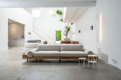 Sofá, diseño tapizado para exterior, madera maciza de teca, tejido gris claro, Italia