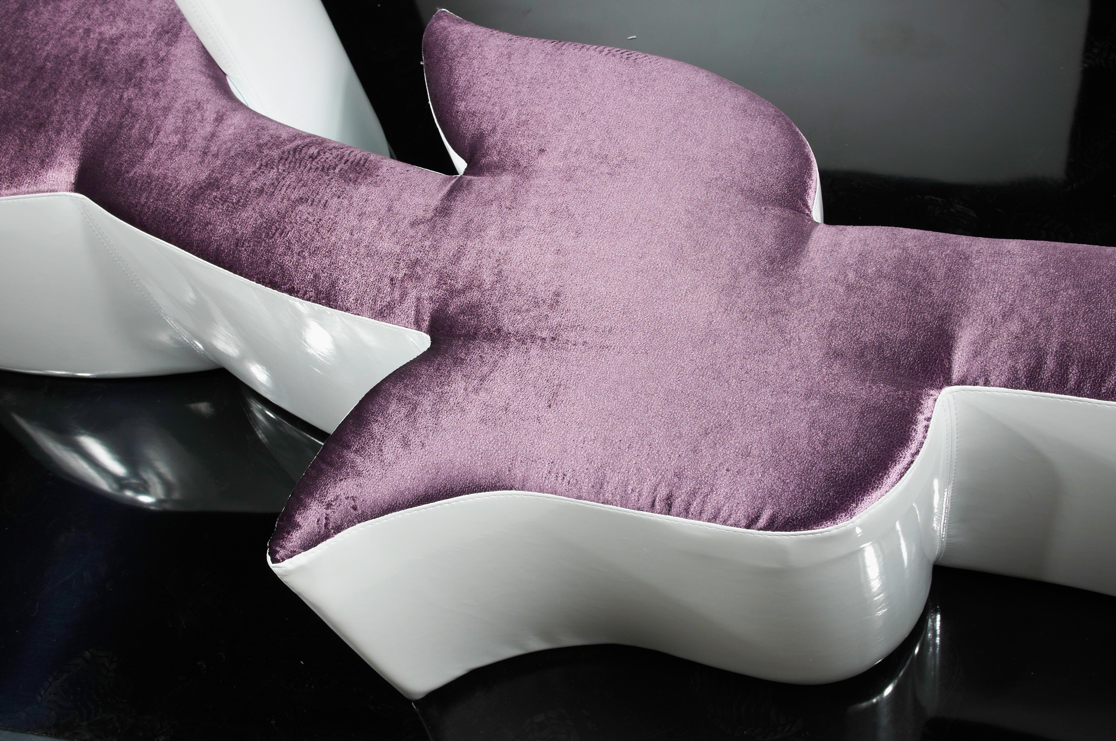 Modern Sofa / Pouf Tulip, Customizable, Made in Italy For Sale