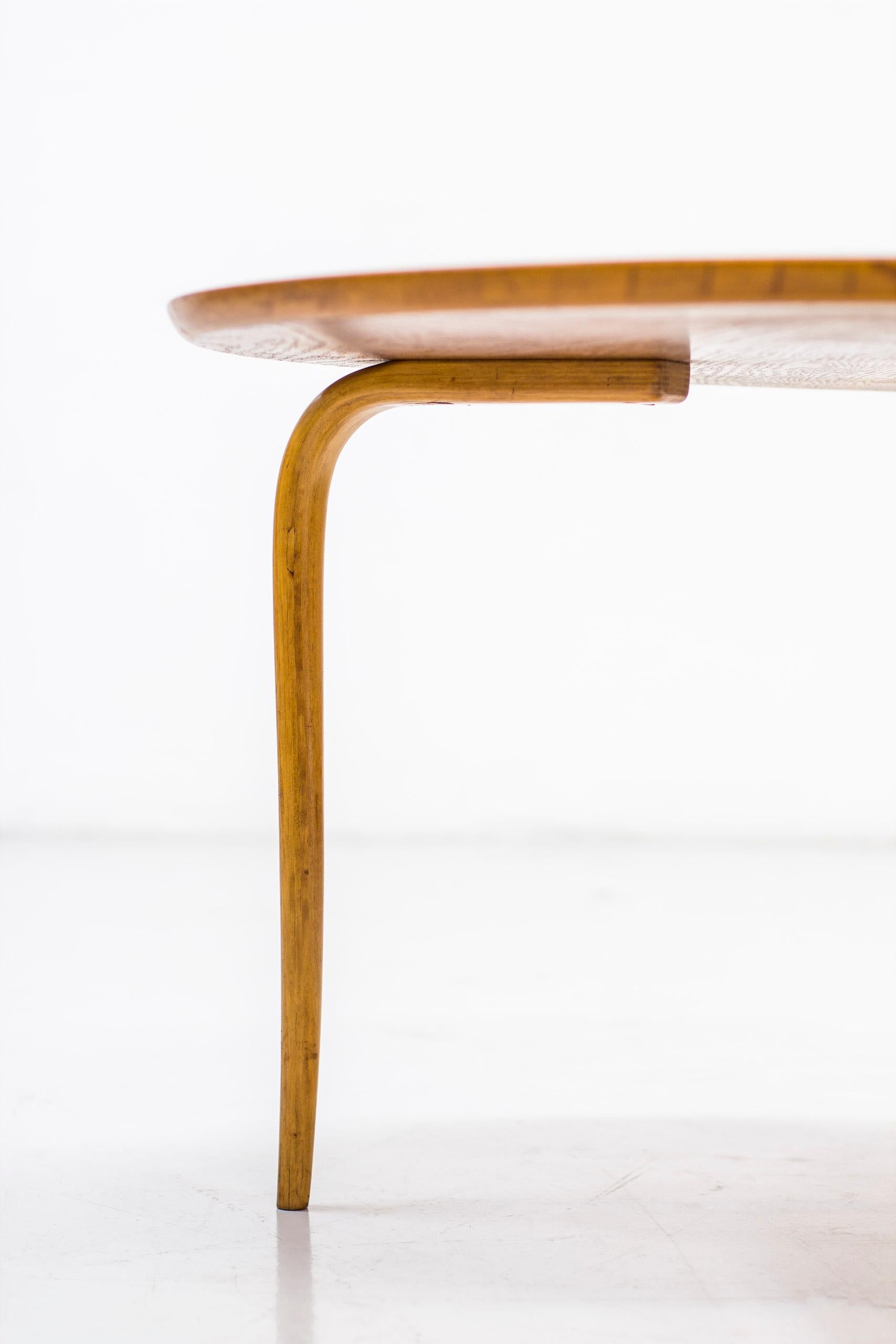 Sofa Table “Annika” by Bruno Mathsson for Firma Karl Mathsson Sweden, circa 1936 In Good Condition For Sale In Hägersten, SE