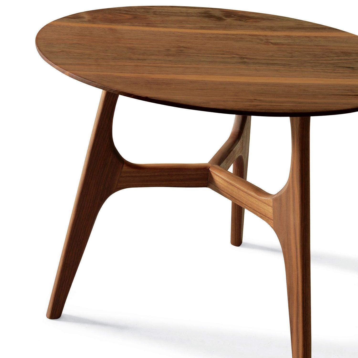 Moderne Table basse Converso en bois massif, finition naturelle en noyer fabriquée à la main, contemporaine en vente
