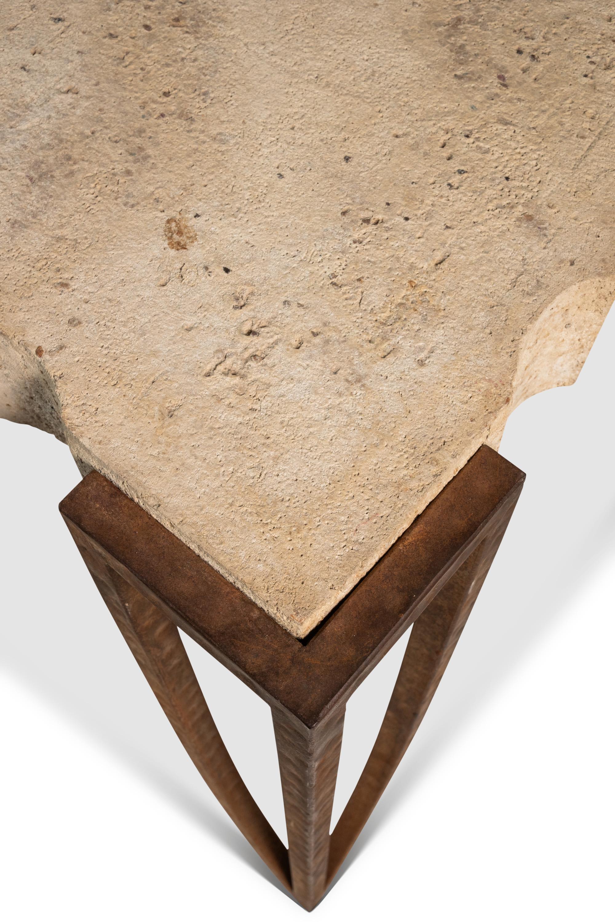 Table de canapé en ciment et acier patiné à la manière de R&Y Augousti, USA, 1990 en vente 3