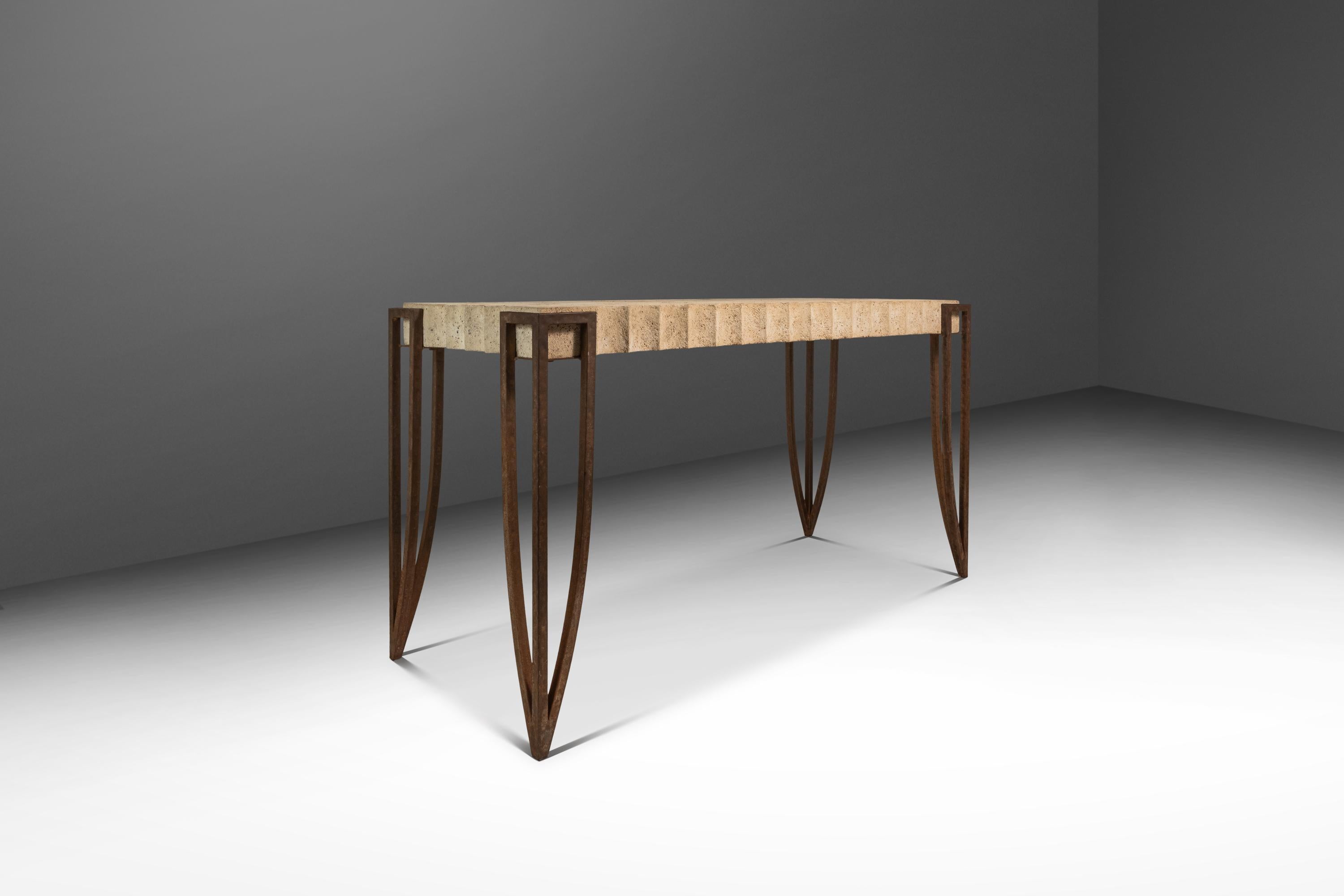 Fin du 20e siècle Table de canapé en ciment et acier patiné à la manière de R&Y Augousti, USA, 1990 en vente