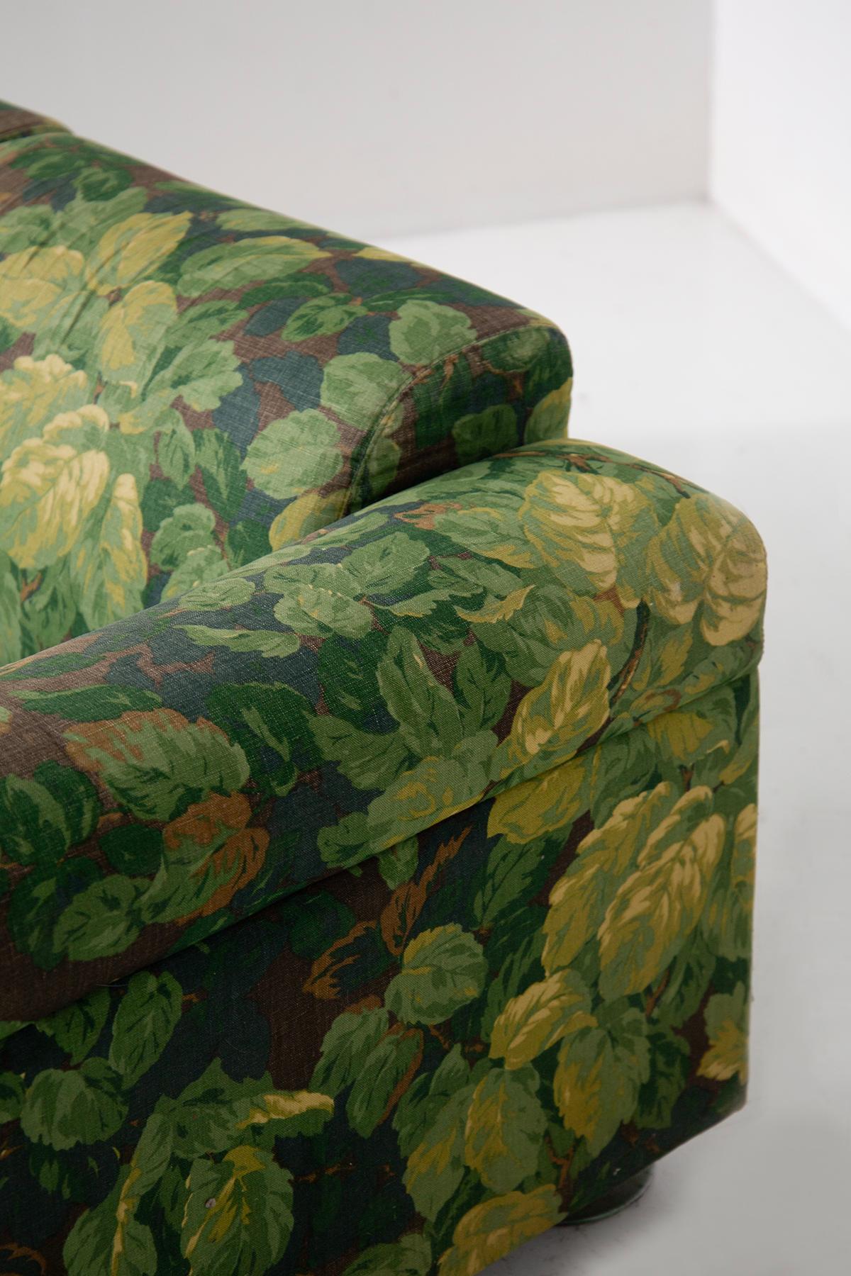 Italian Sofa Tecno Mod D120 Flowers green Fabric For Sale