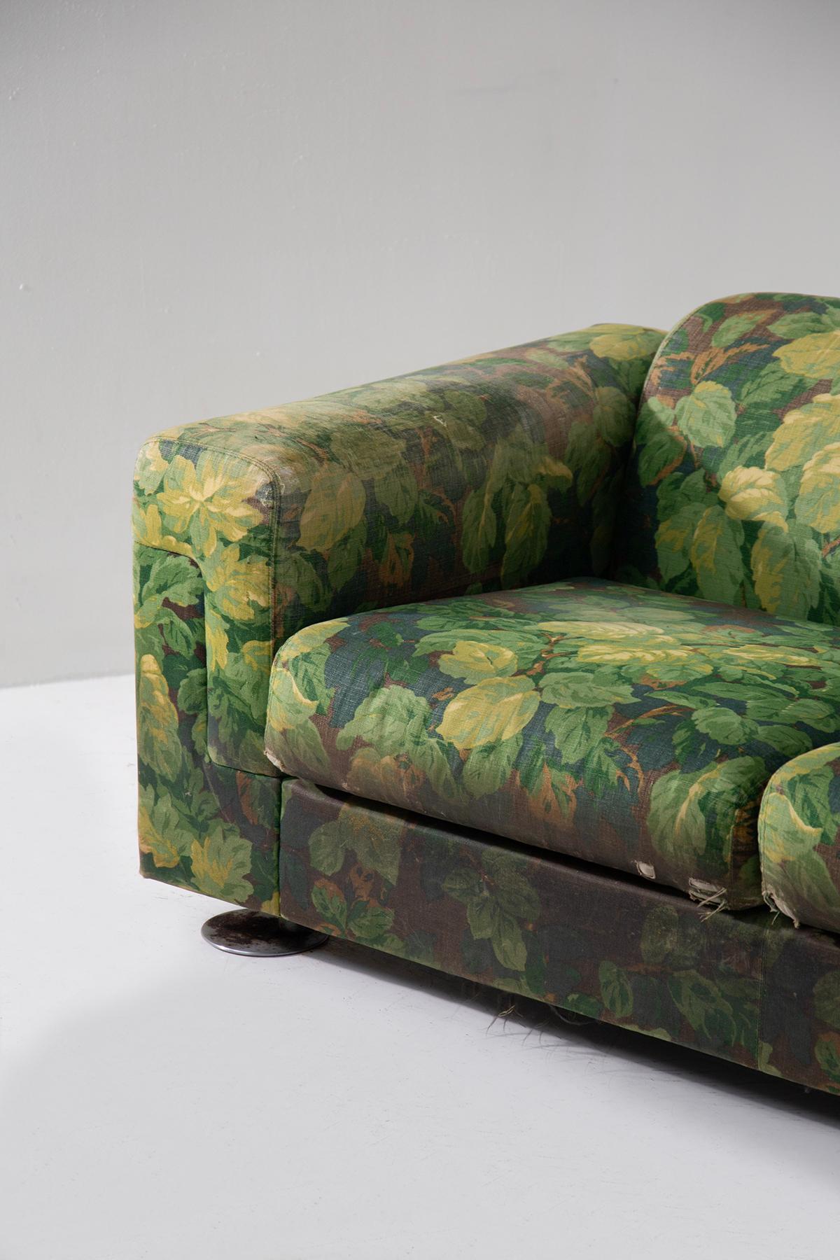 Sofa Tecno Mod D120 Flowers green Fabric In Good Condition For Sale In Milano, IT