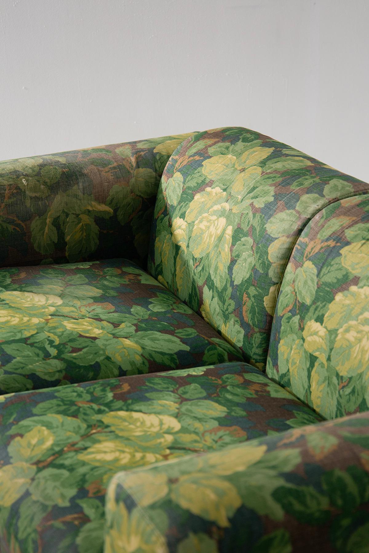 Late 20th Century Sofa Tecno Mod D120 Flowers green Fabric For Sale