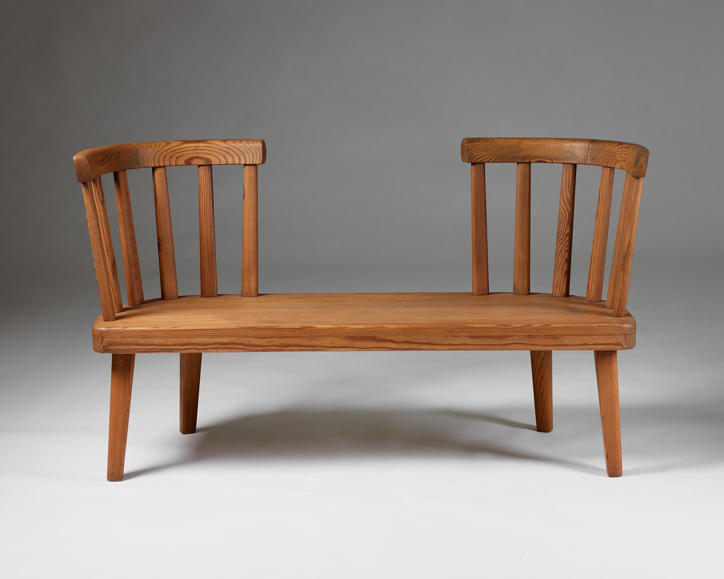 1930s Utö Sofa by Axel Einar Hjorth – Nordic Pine Bench for NK, Sweden For Sale 3
