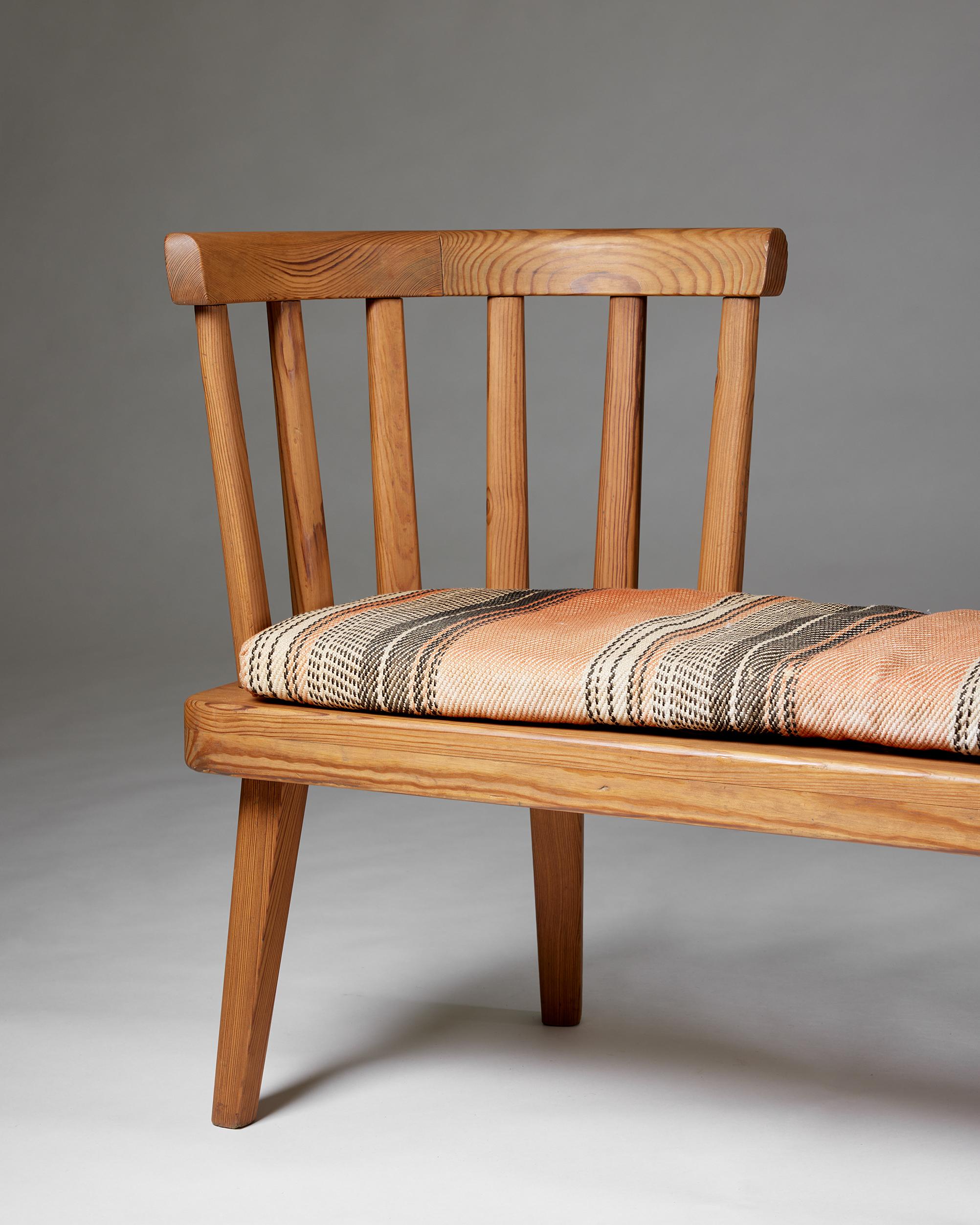 Pine Sofa ‘Utö’ designed by Axel Einar Hjorth for Nordiska Kompaniet, Sweden, 1930s For Sale