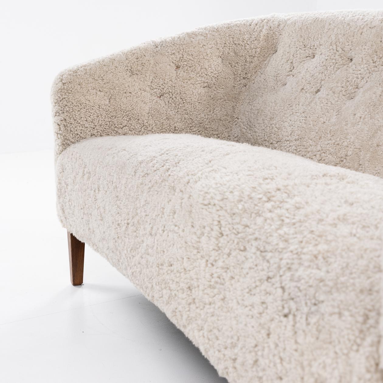 Tacheté Sofa avec laine d'agneau de Ludvig Pontoppidan en vente