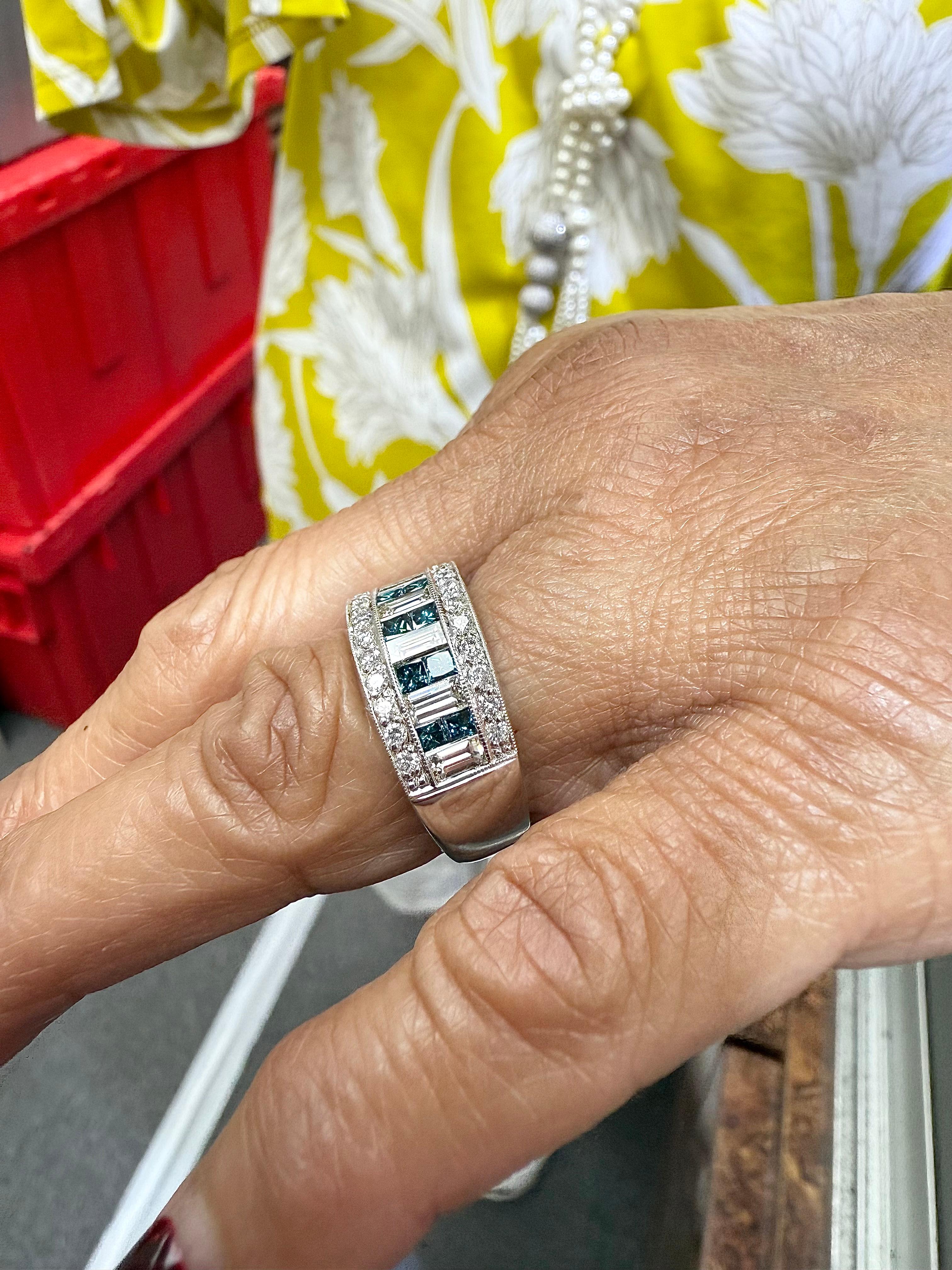 Taille mixte Sofia Fiori, bague jonc en or blanc et diamants blancs et bleus en vente