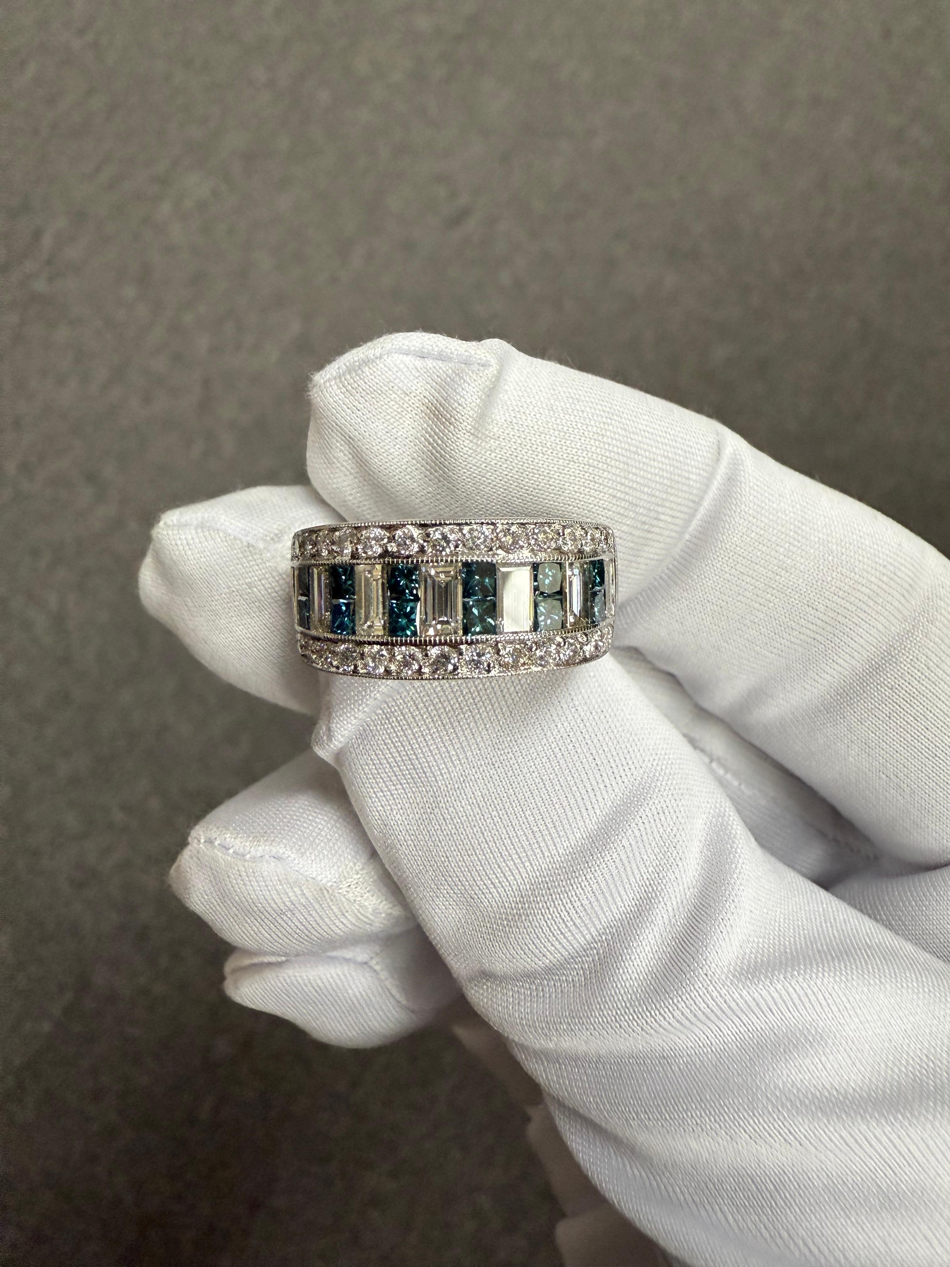 Sofia Fiori, bague jonc en or blanc et diamants blancs et bleus en vente 4