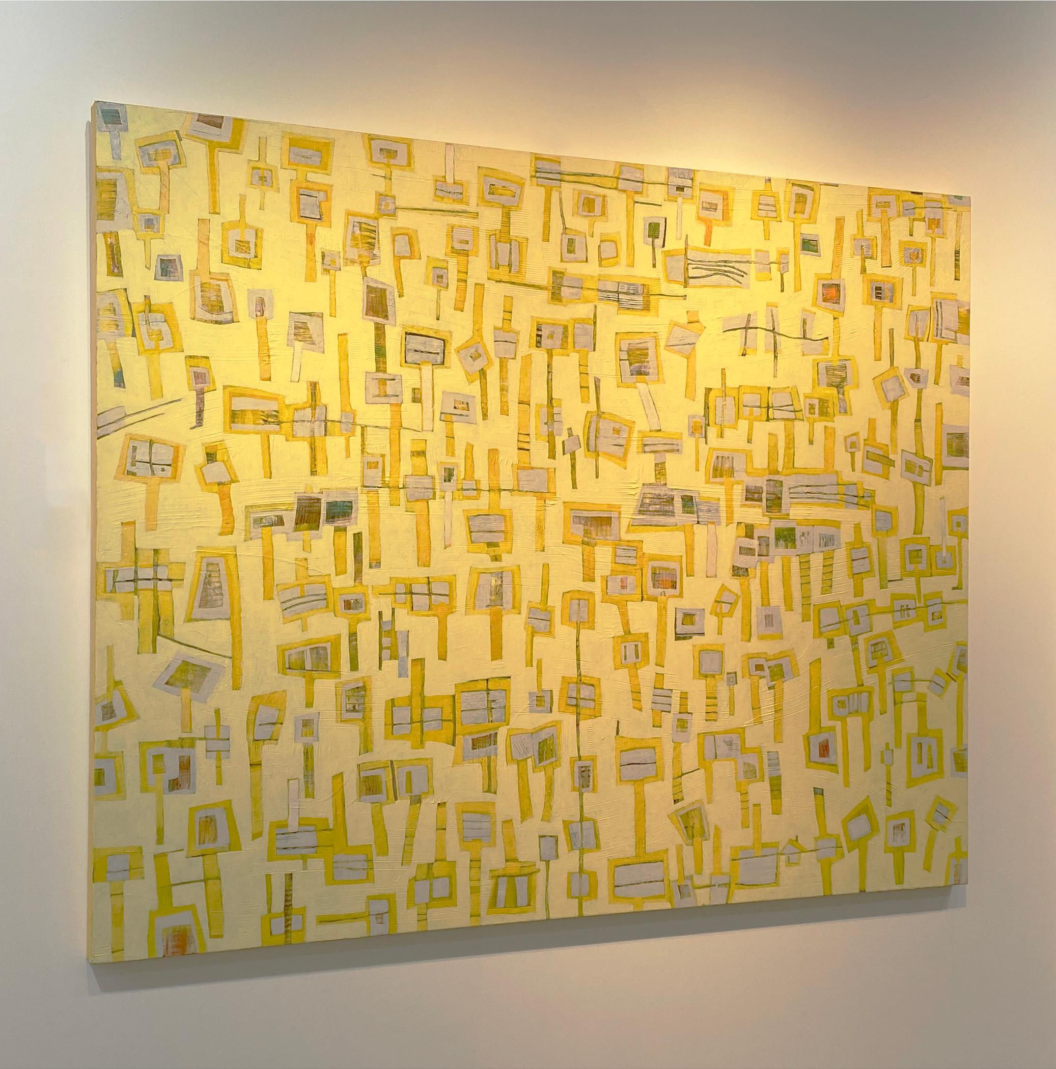 Cette peinture à grande échelle est réalisée avec de la peinture acrylique sur toile. Des rectangles jaune vif et gris sont assemblés pour créer des formes rappelant des sucettes géométriques. Des accents de rouge et de bleu profonds sont également