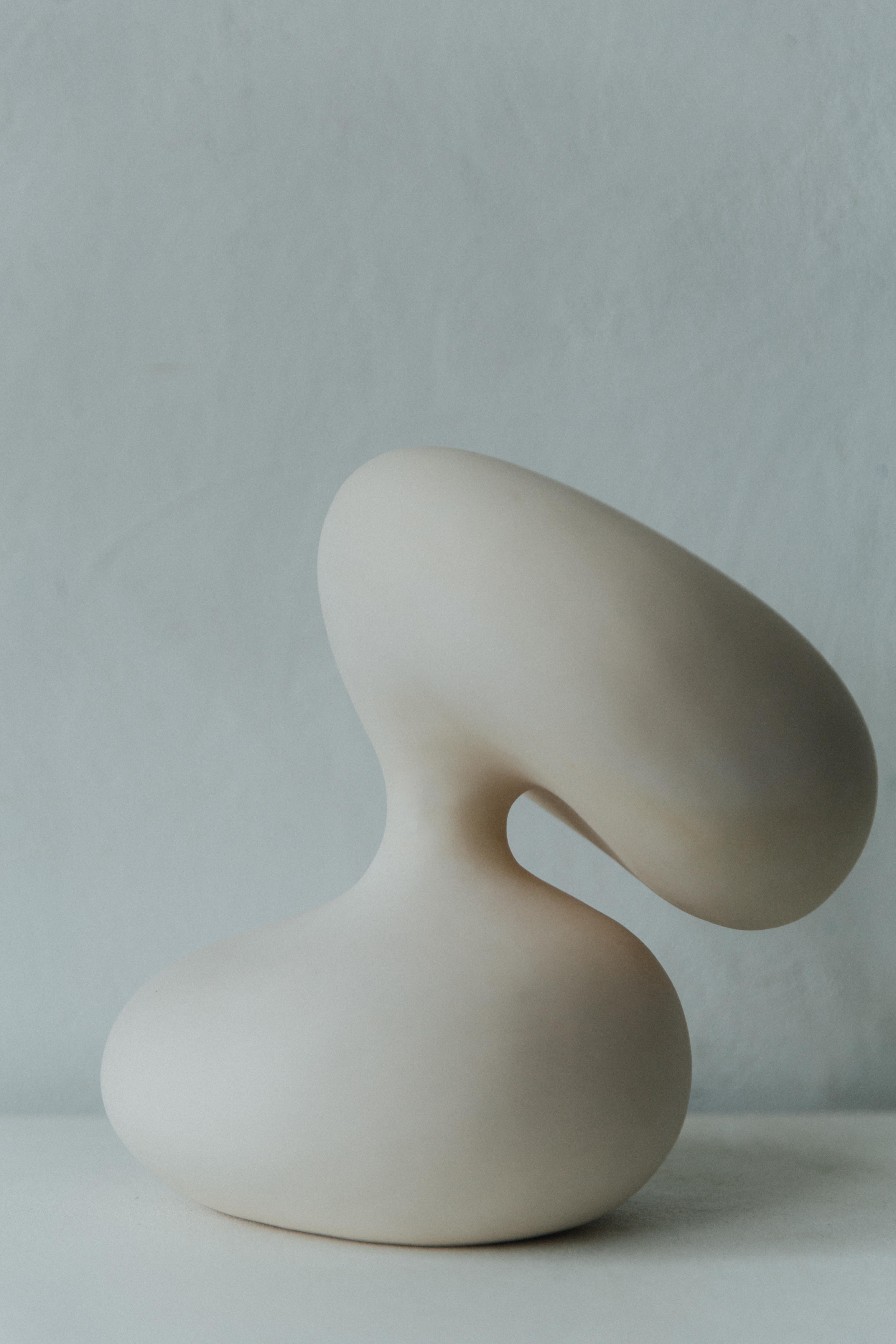 Handgefertigte figurative Keramik-Skulptur-Vase, ukrainischer Künstler, Forma 43 im Angebot 2