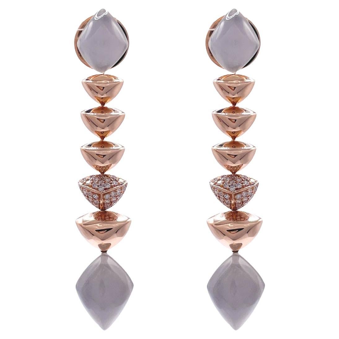 Sofragem Boucles d'oreilles en or rose 18k avec cabochon de pierre de lune et diamant, géométriques. en vente