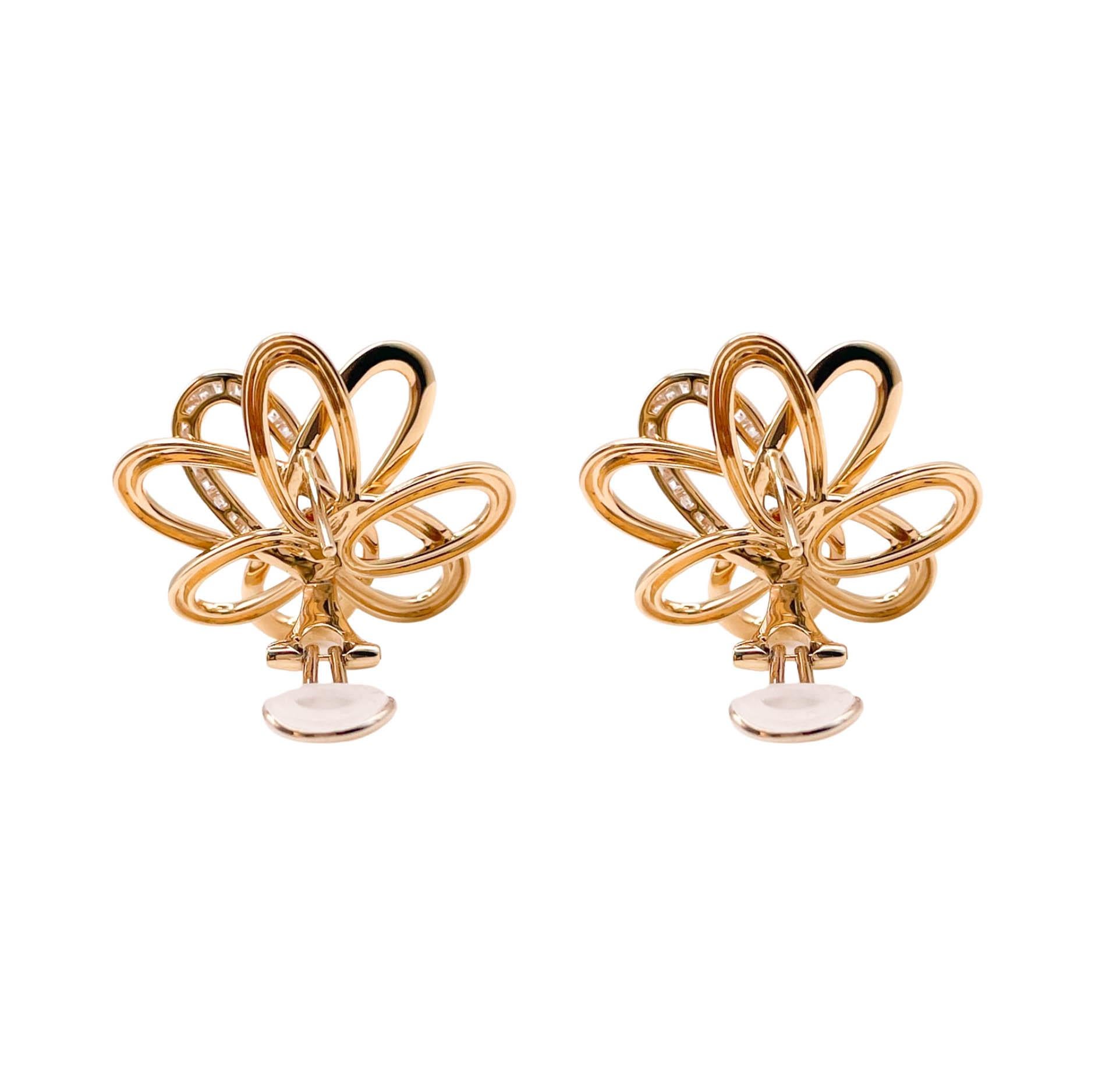 Women's or Men's Sofragem 18k Yellow Gold Diamond Flower Earrings For Sale
