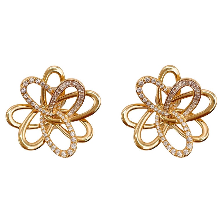 Sofragem 18k Yellow Gold Diamond Flower Earrings For Sale at 1stDibs
