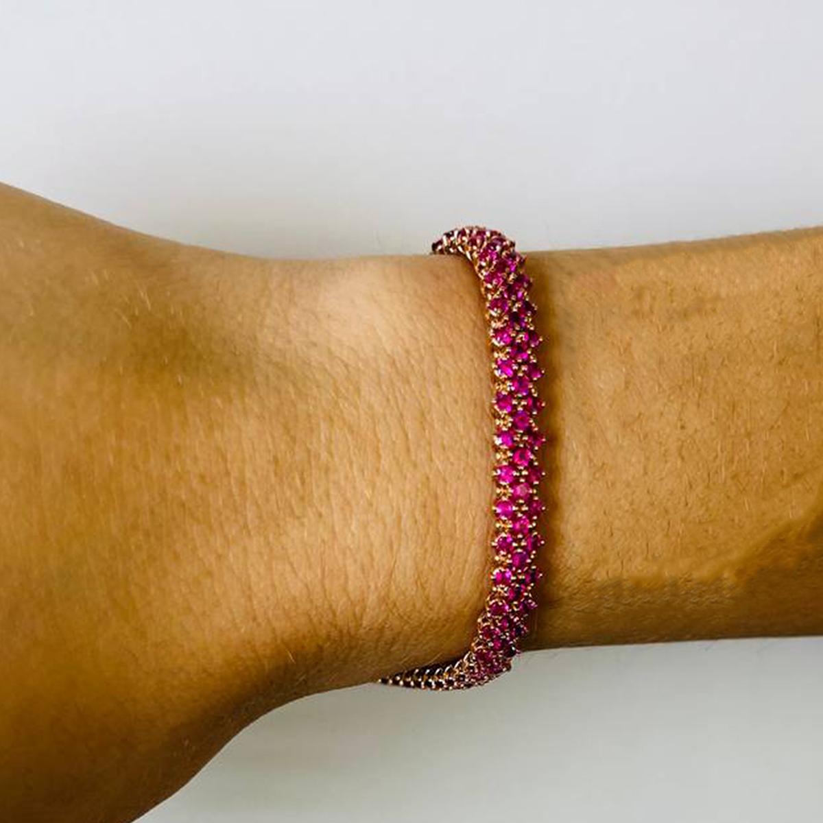 Soft 3-row mesh pink sapphires pavè fashion modern bracelet in 18kt rose gold In New Condition For Sale In Valenza, IT