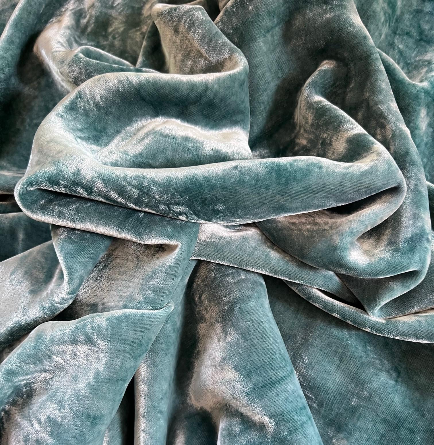Soft and Tactile Hand Dyed Fortuny Silk Velvet in Teal - 2.25 yards In Good Condition For Sale In Morristown, NJ