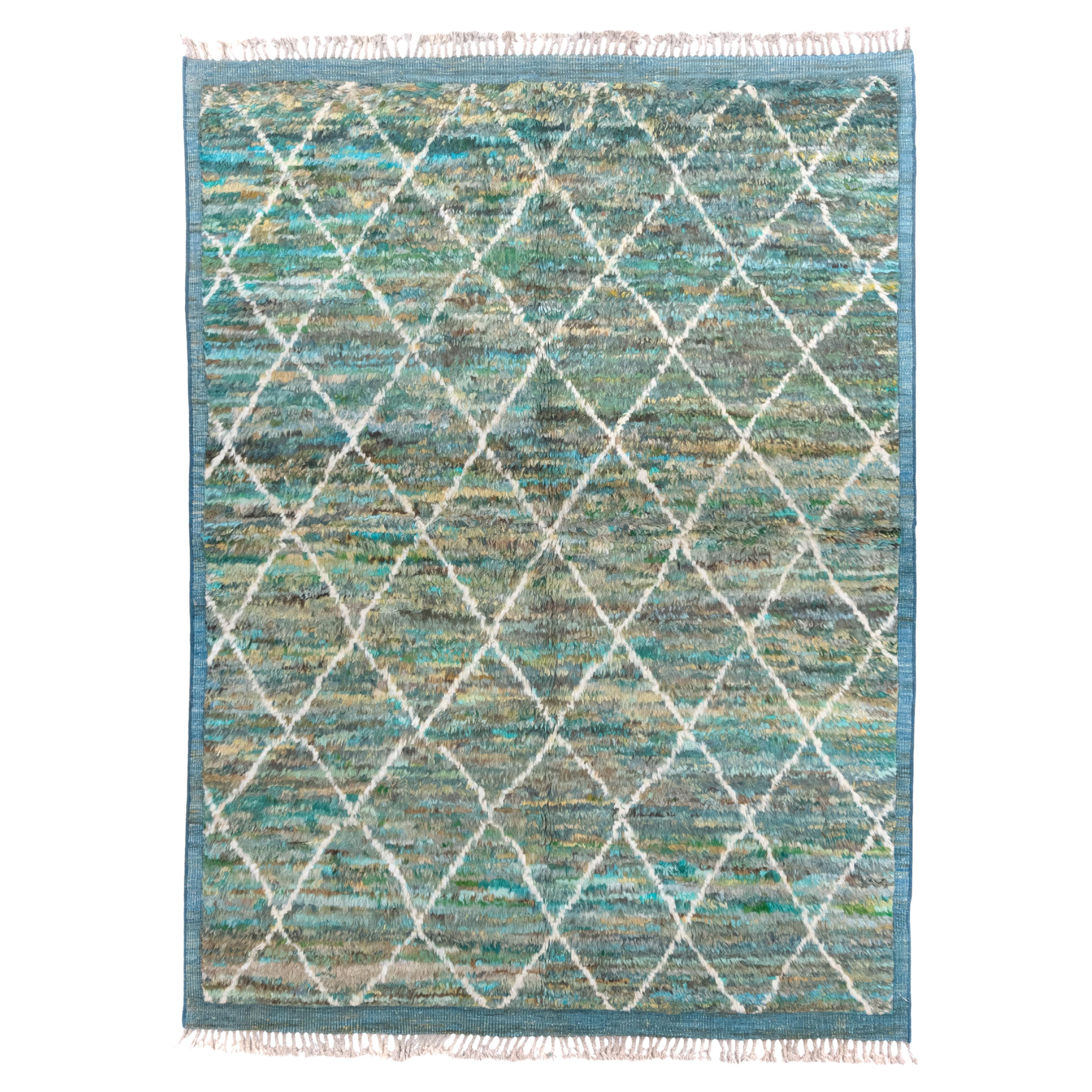 Suave alfombra marroquí de pelo largo azul y verde