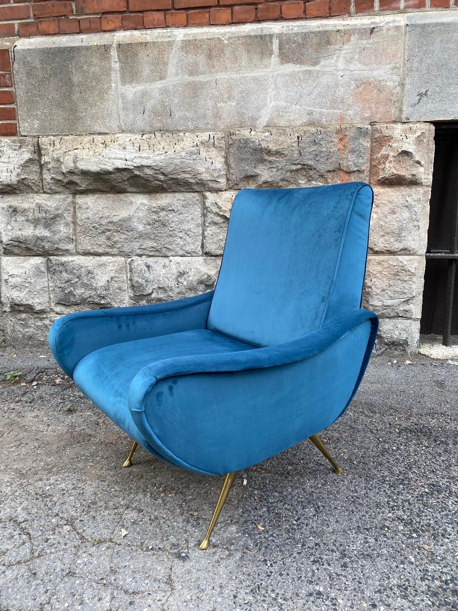 Soft Blue Velvet Lady Chair in the Style of Marco Zanuso In Good Condition For Sale In Montreal, QC