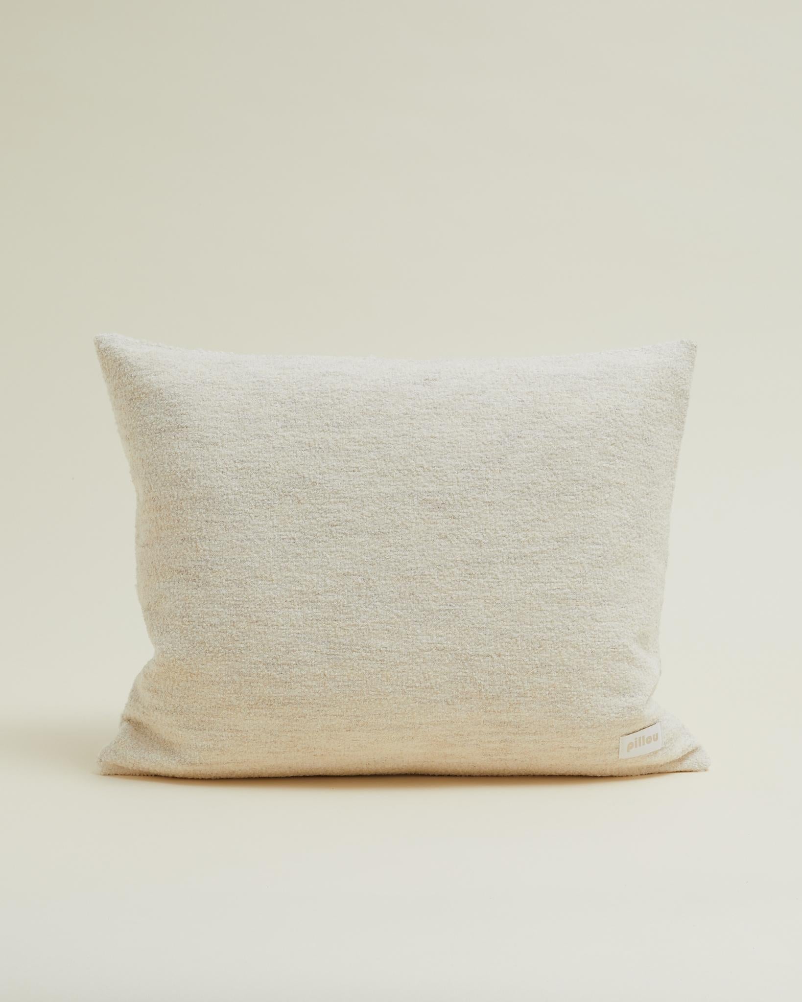 Svedese Cuscino in morbido bouclé color crema 60x50 cm in vendita