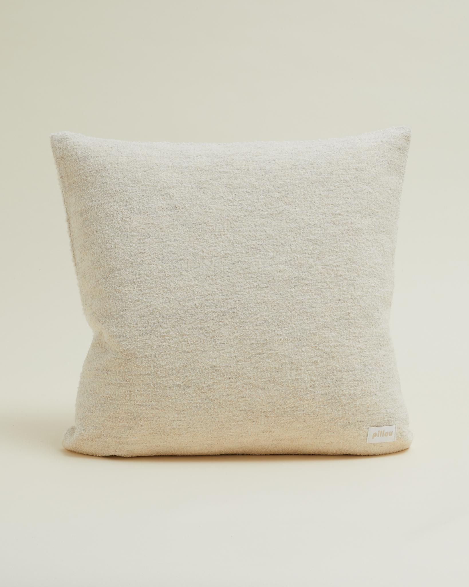Svedese Cuscino in morbido bouclé color crema 60x60 cm. in vendita