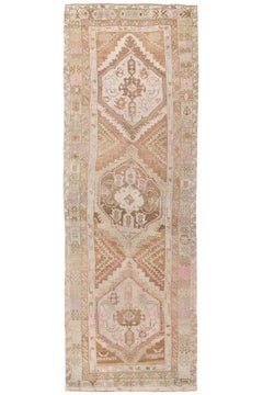 Türkischer Oushak-Teppich in weichem Erdtönen im Boho-Chic-Stil von Shibui 