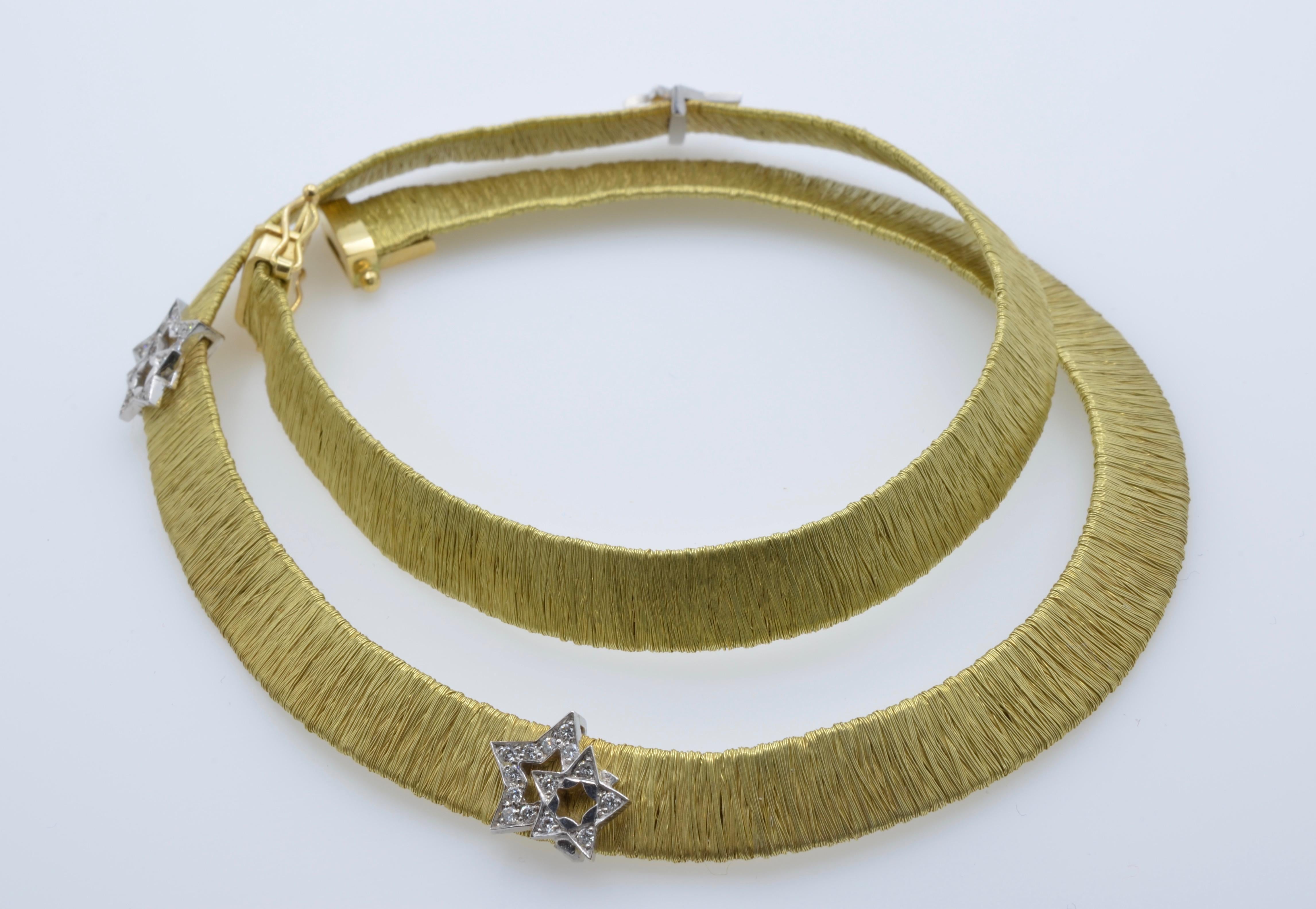 Round Cut Soft Gold Mesh Necklace with Diamond Star Motif, 1970, Italy, 18 Karat For Sale