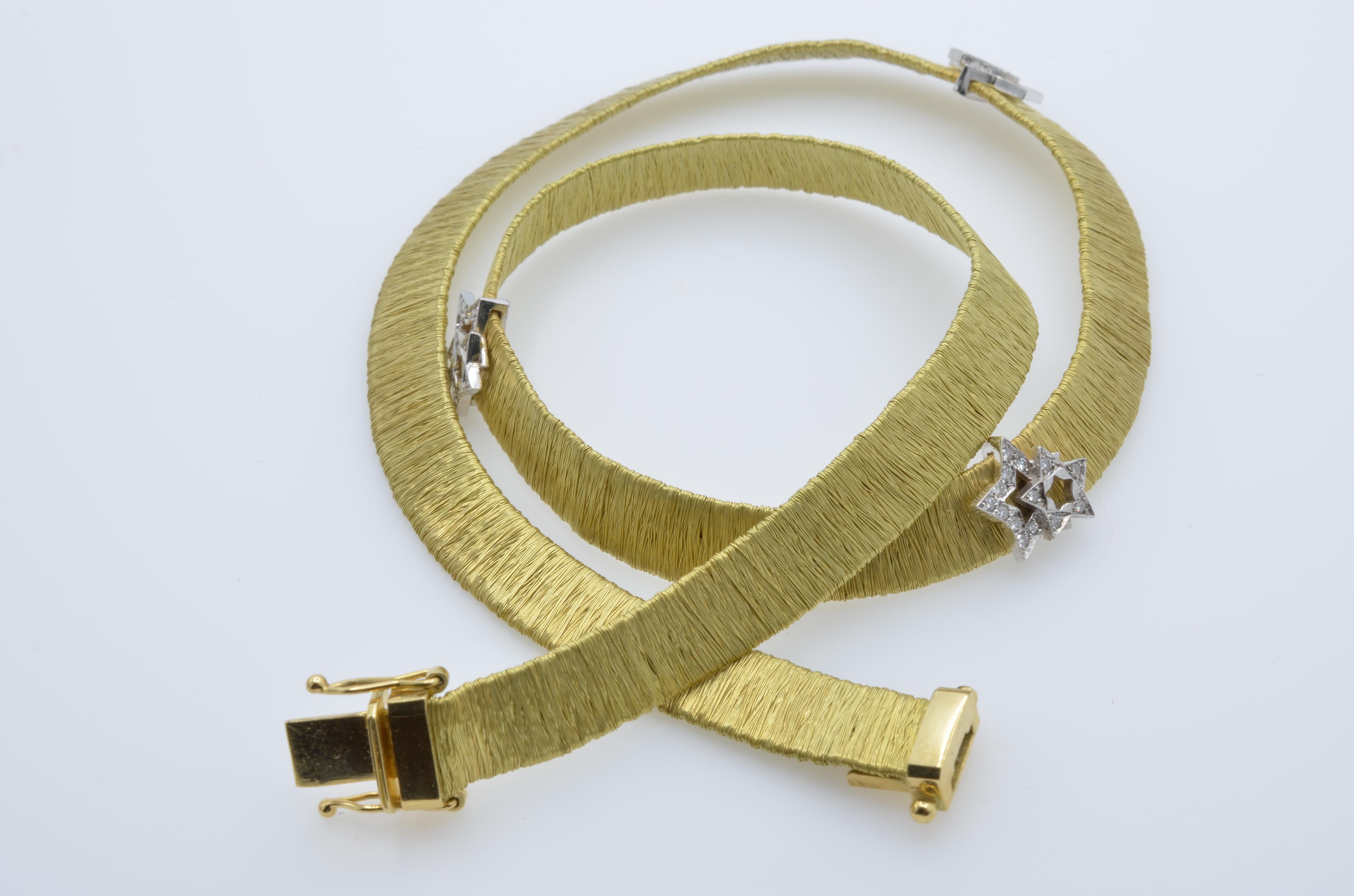 Women's or Men's Soft Gold Mesh Necklace with Diamond Star Motif, 1970, Italy, 18 Karat For Sale