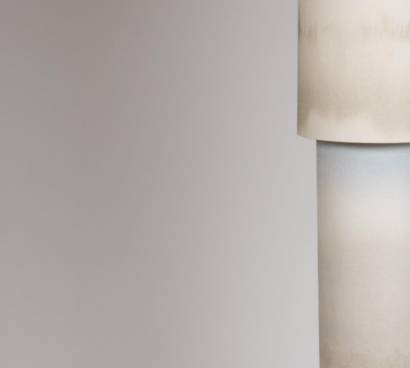 Soft Hues Gradient Ceramic Totem Zeitgenössische Skulpturale Lampe von Elsa Foulon (21. Jahrhundert und zeitgenössisch) im Angebot