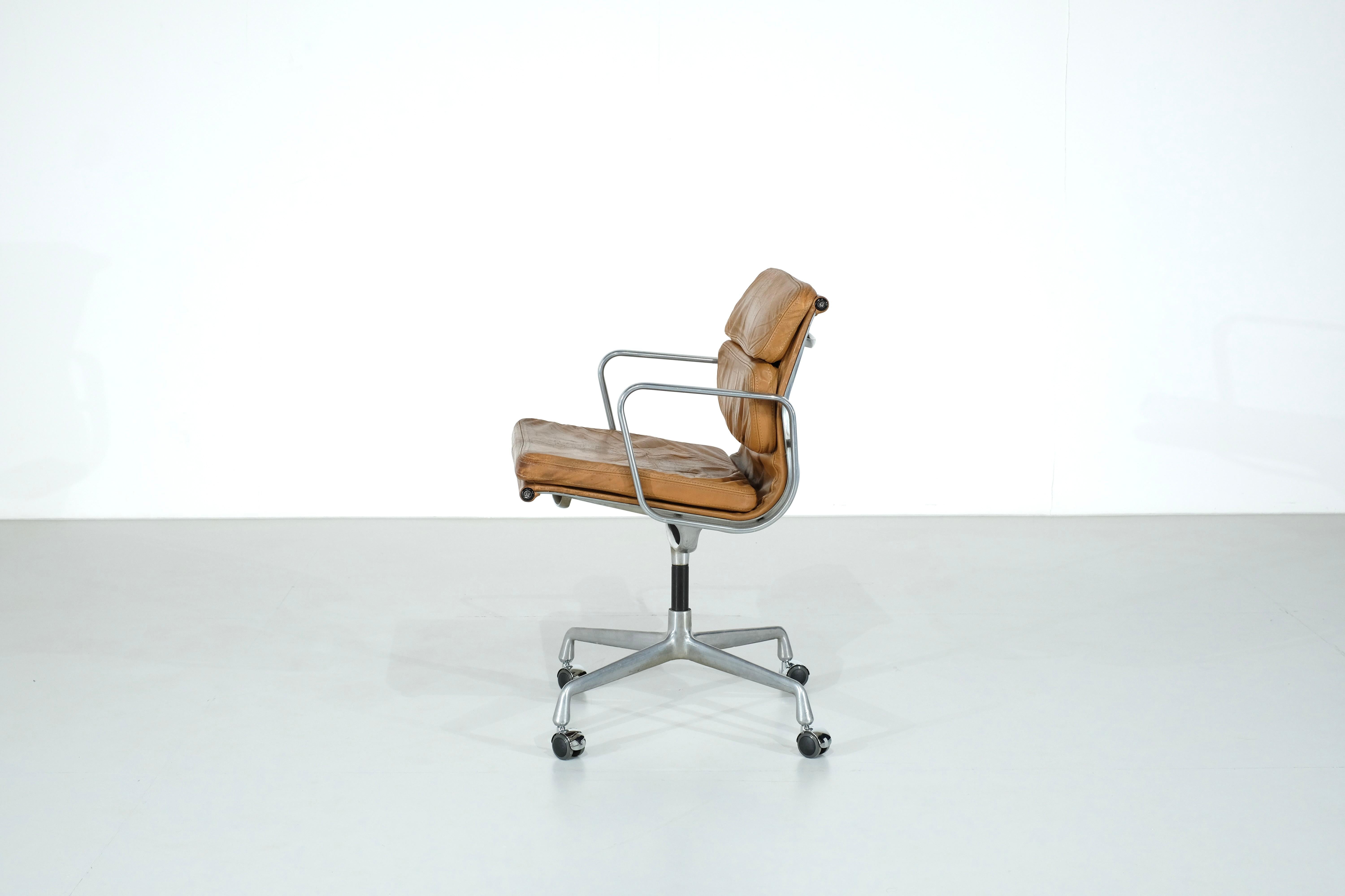 Soft Pad von Charles and Ray Eames für Herman Miller - 1970er Jahre (Moderne der Mitte des Jahrhunderts) im Angebot