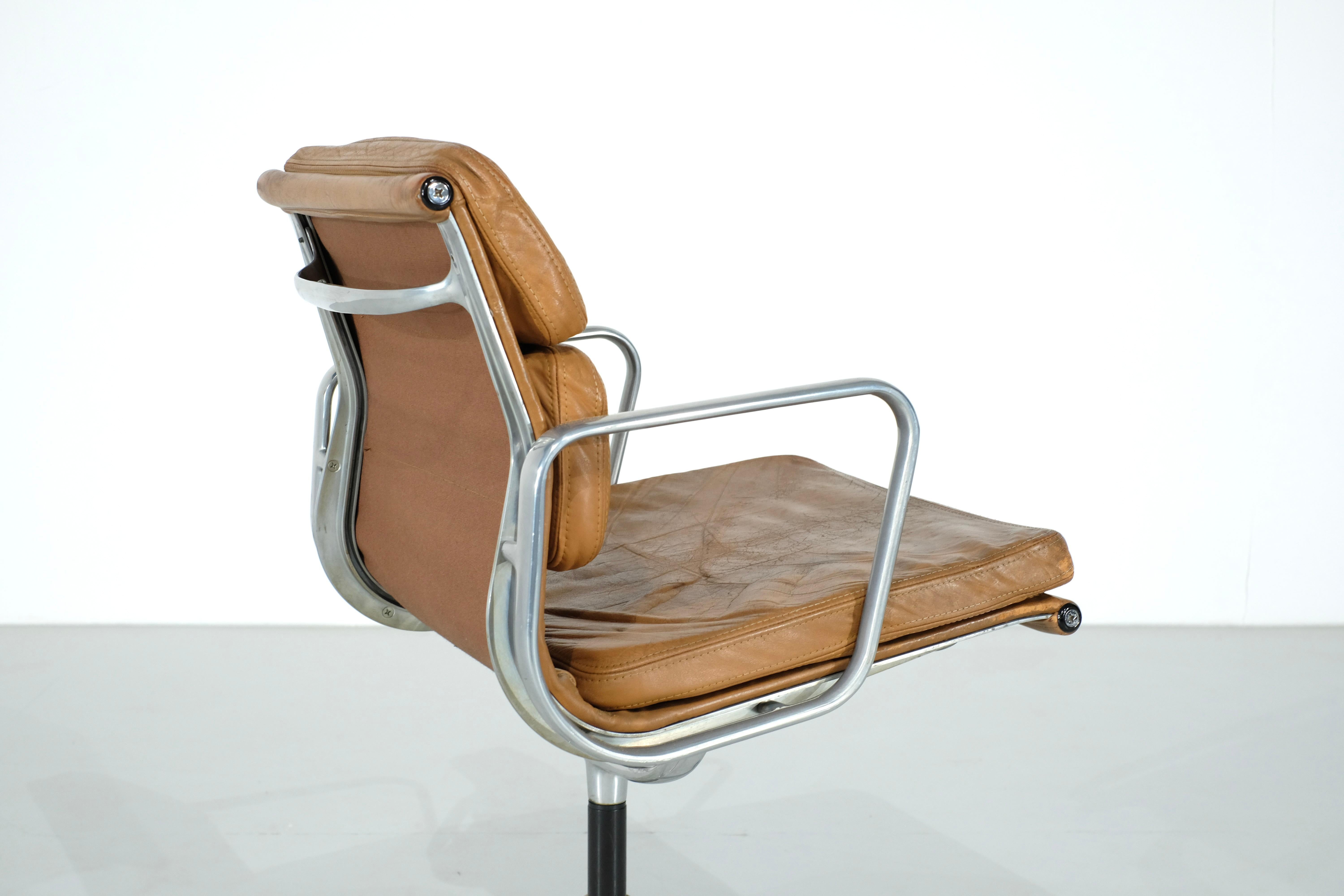 Soft Pad von Charles and Ray Eames für Herman Miller - 1970er Jahre (Leder) im Angebot