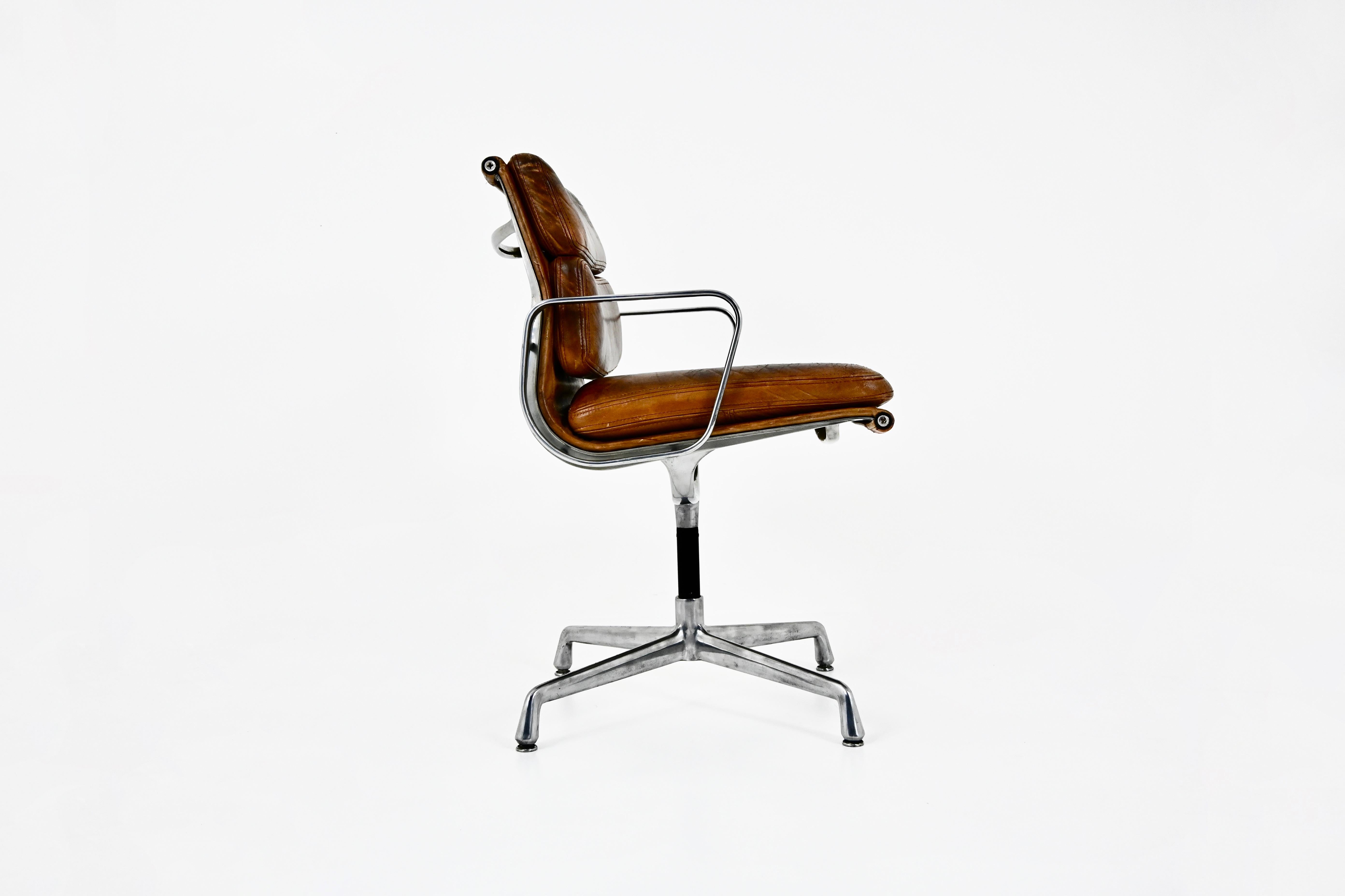 Sedia Soft Pad di Charles and Ray Eames per Herman Miller, anni '70 In condizioni buone in vendita a bruxelles, BE