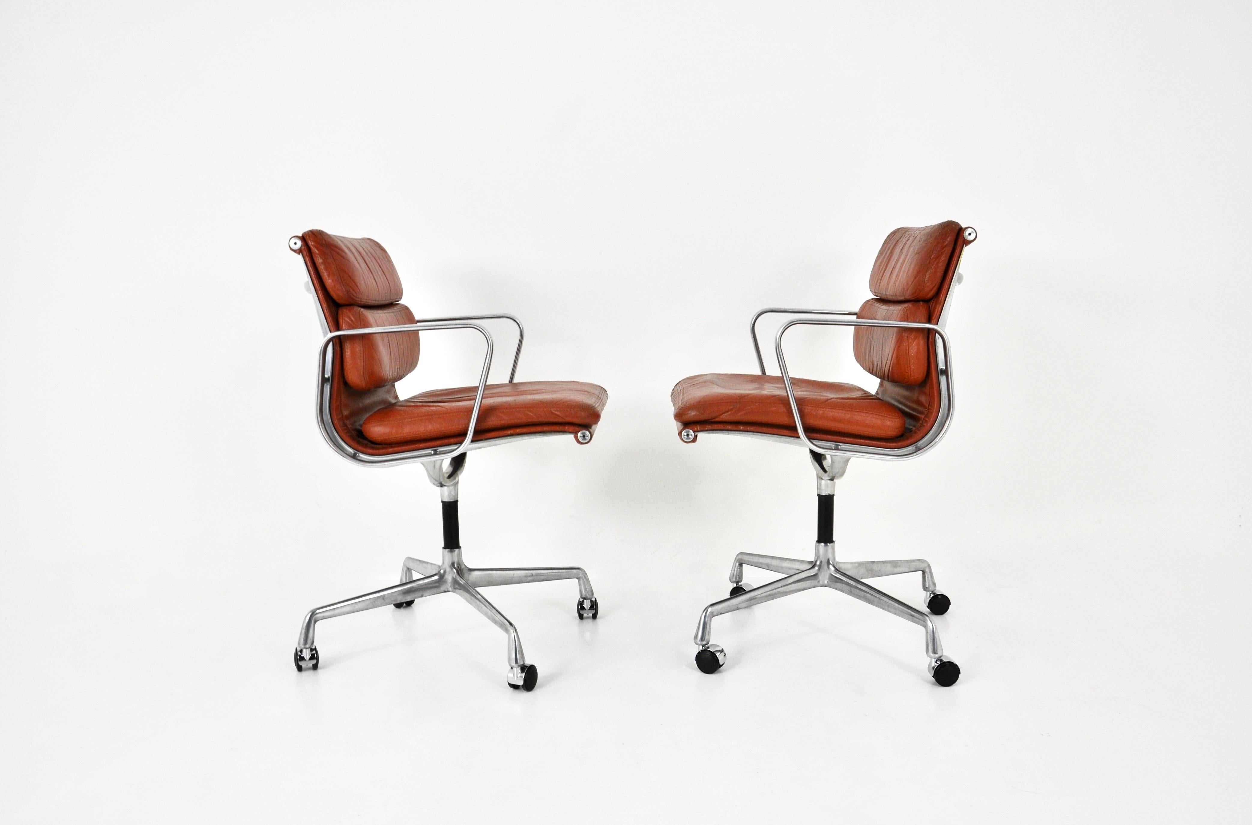 Soft Pad Chairs by Charles & Ray Eames for Herman Miller, 1970s, set of 2 In Good Condition In bruxelles, BE