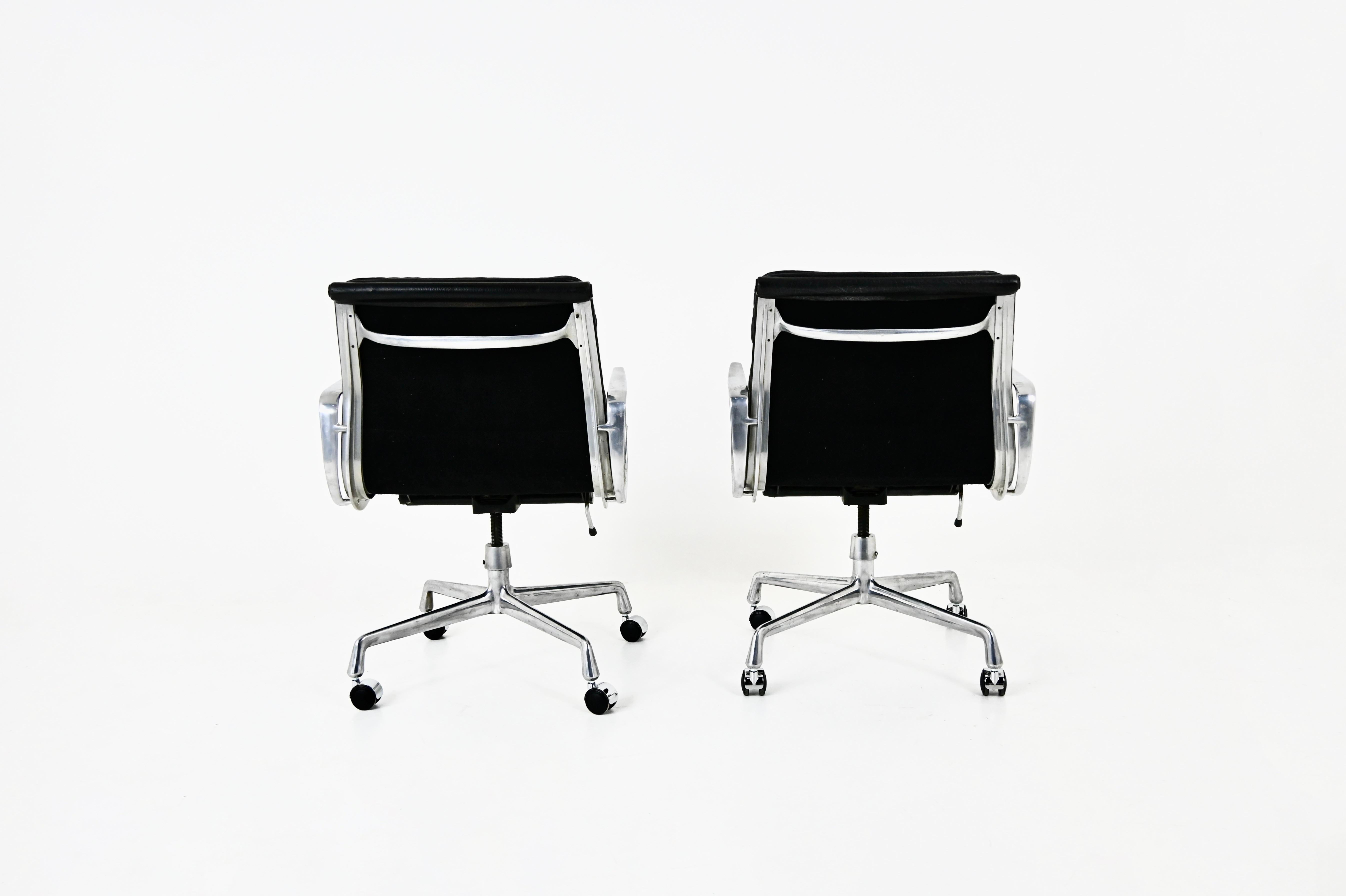 Fine XX secolo Sedie Soft Pad di Charles & Ray Eames per ring Mobelfabrikk Norvegia, anni '70 in vendita